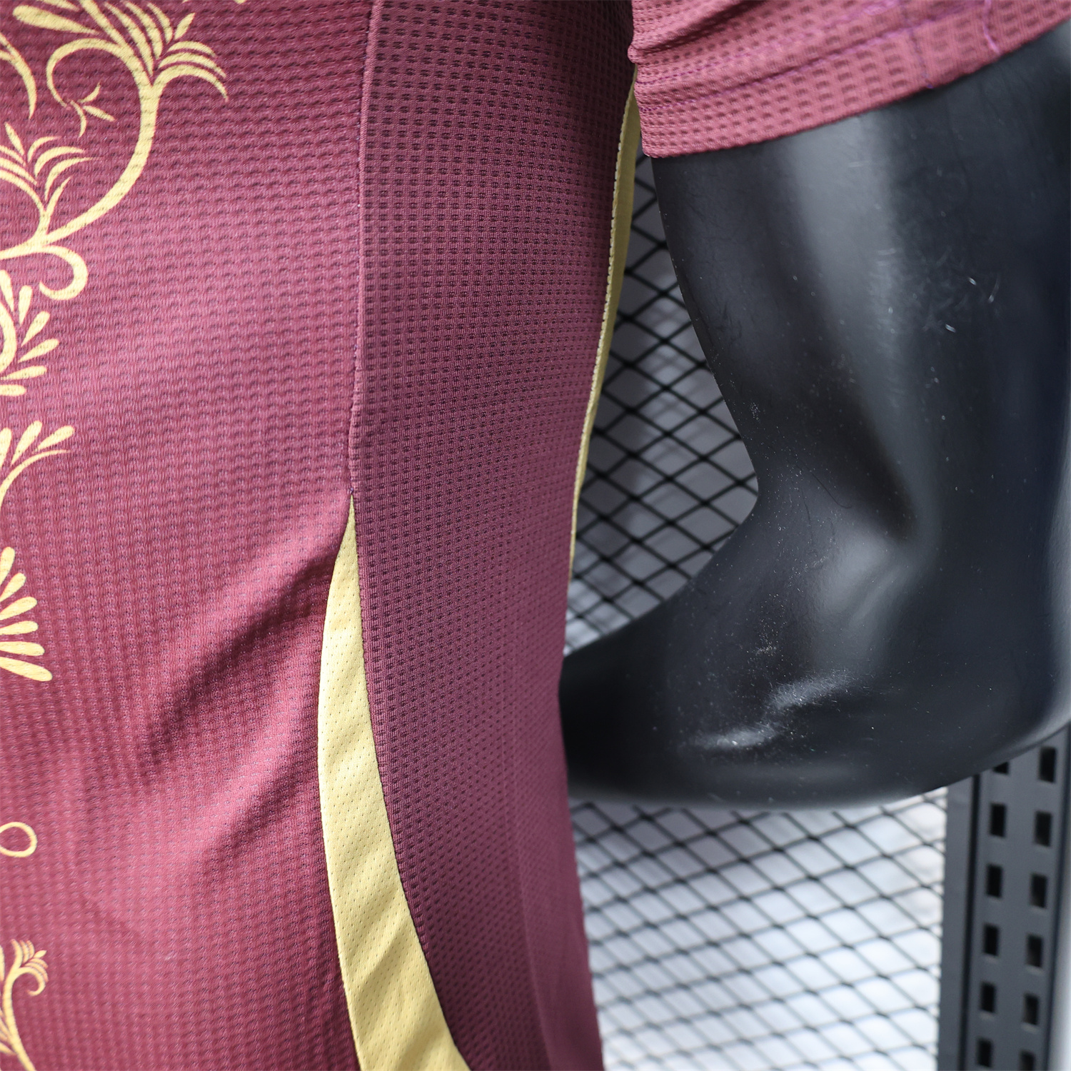 AlphaJersey-Algeria 25-26 Burgundy Jersey with Chest Pattern Decoration - Player Version