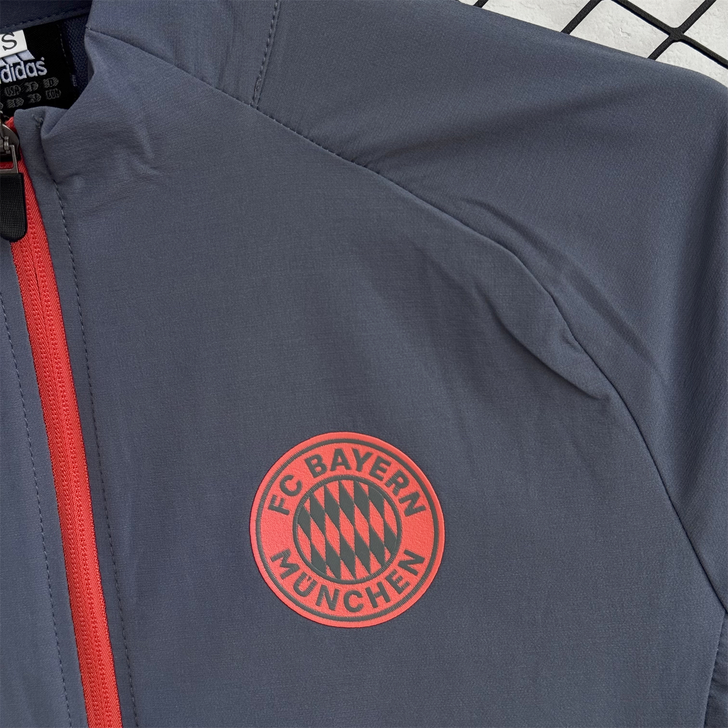 AlphaJersey-Bayern Munich 25-26 Windbreaker Training Set - Grey Top and Pants