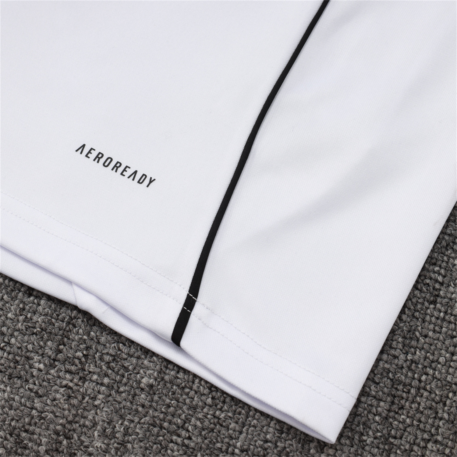 AlphaJersey-INT M.A.M 25-26 Long Sleeves Training Set - White Top & Black Pants