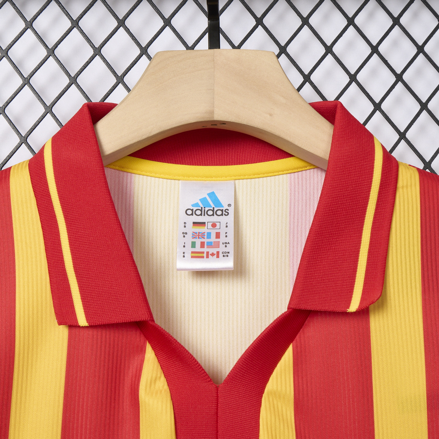 AlphaJersey-Retro Galatasaray 2000-01 Home Jersey