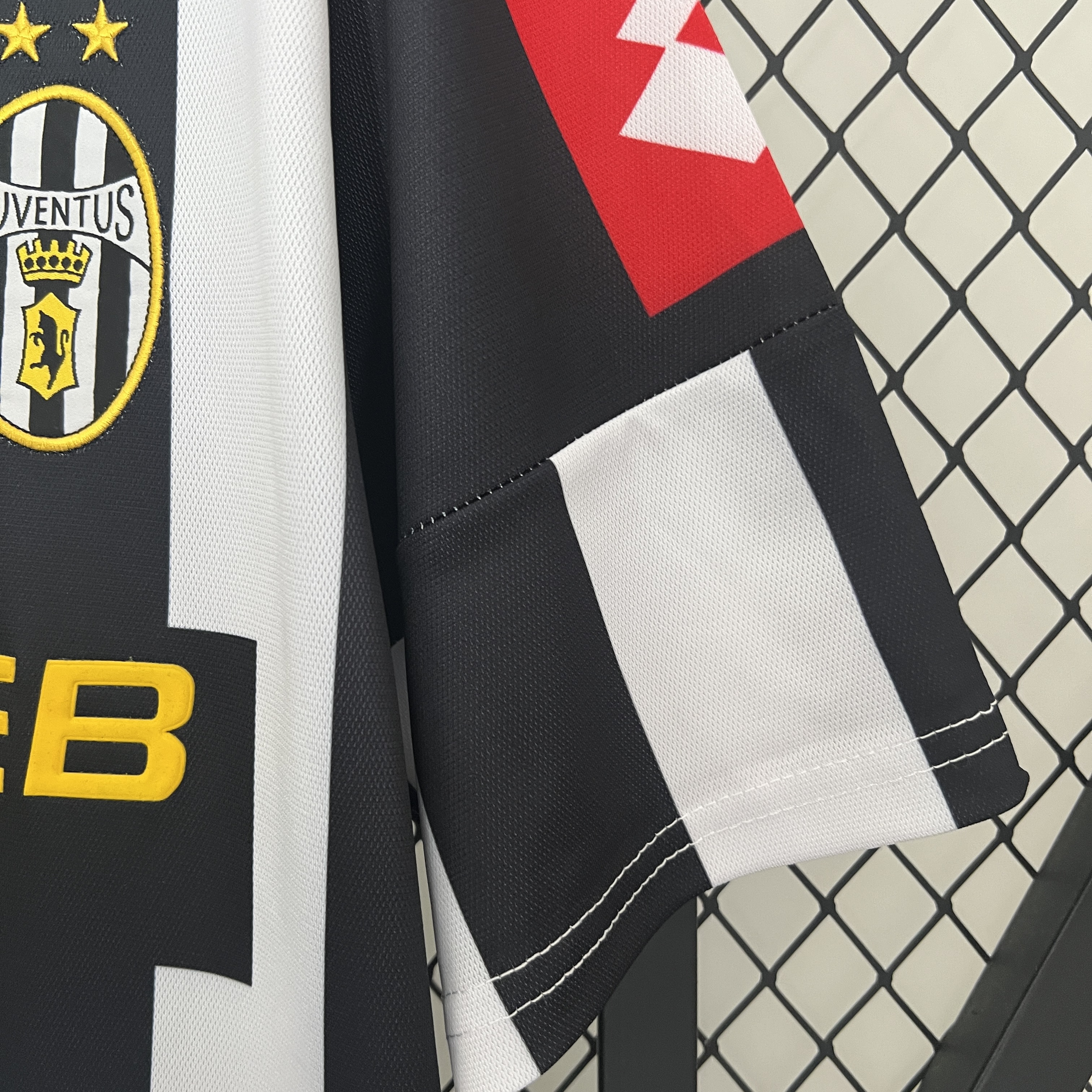 AlphaJersey-Retro Juventus 2001-02 Home Stadium Jersey