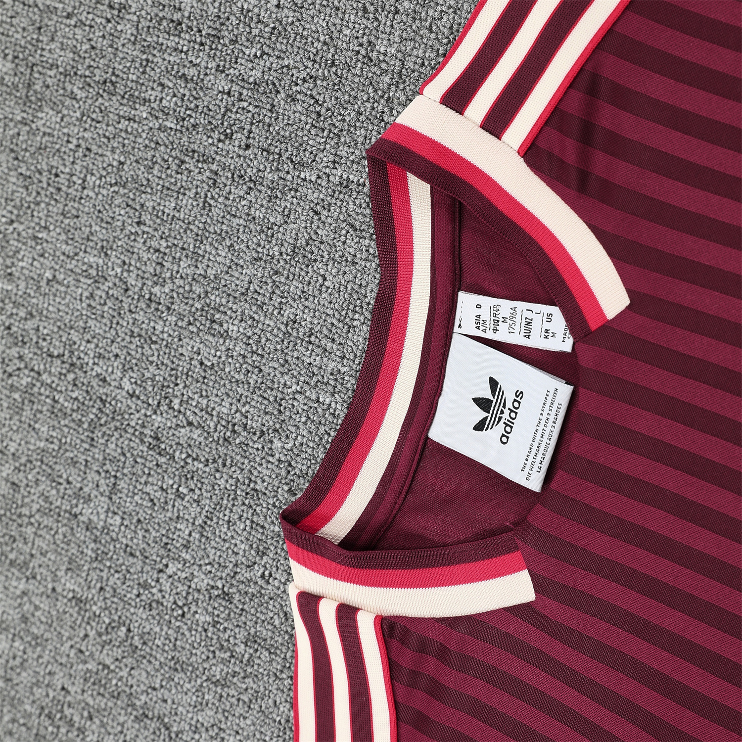 AlphaJersey-Bayern Munich 25-26 Short-Sleeve Training Set - Wine Red Lines Top & Wine Red Lines Shorts
