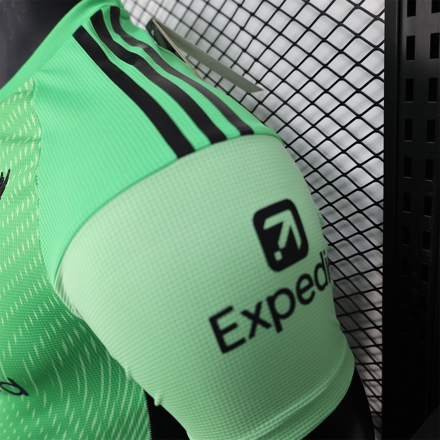 AlphaJersey-Liver.pool 25-26 Green Goalkeeper Jersey - Player Version