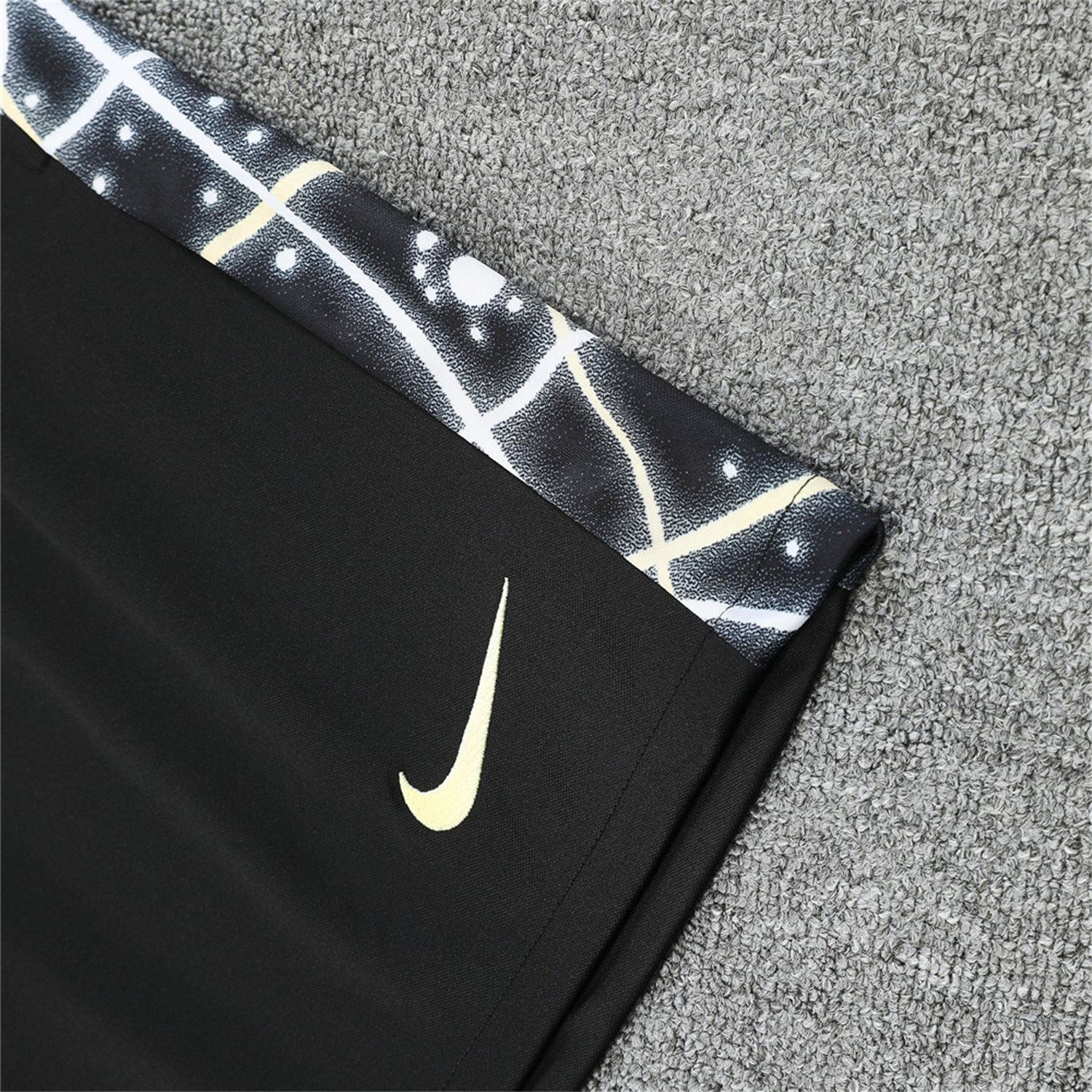 AlphaJersey-C.H.E.L.S.E.A 25-26 Short-Sleeve Training Set - Yellow Fluorescent Rays Black Top & Black Shorts