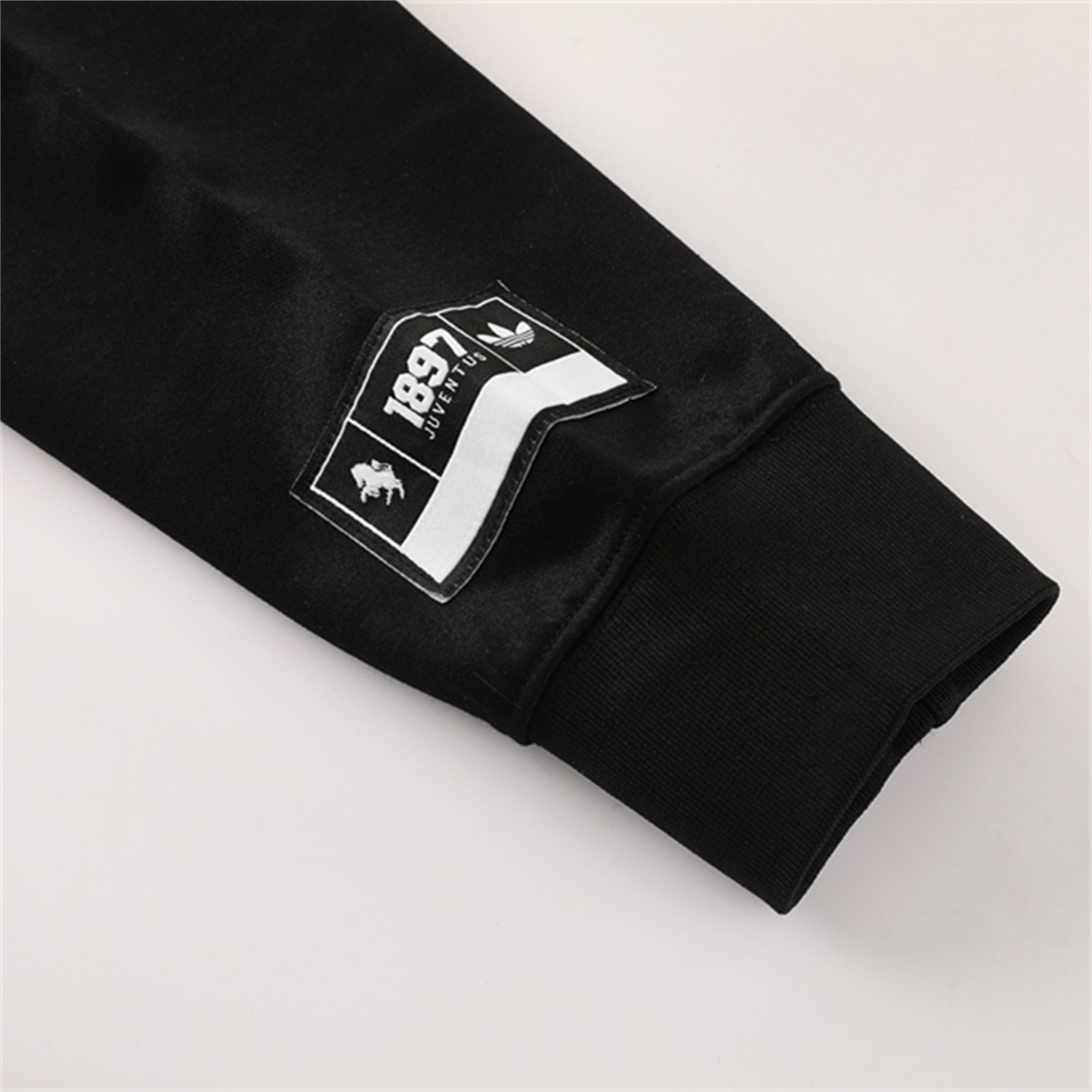 AlphaJersey-Juventus 25-26 Originals Varsity Hoodie Set - Black Hoodie and Pants