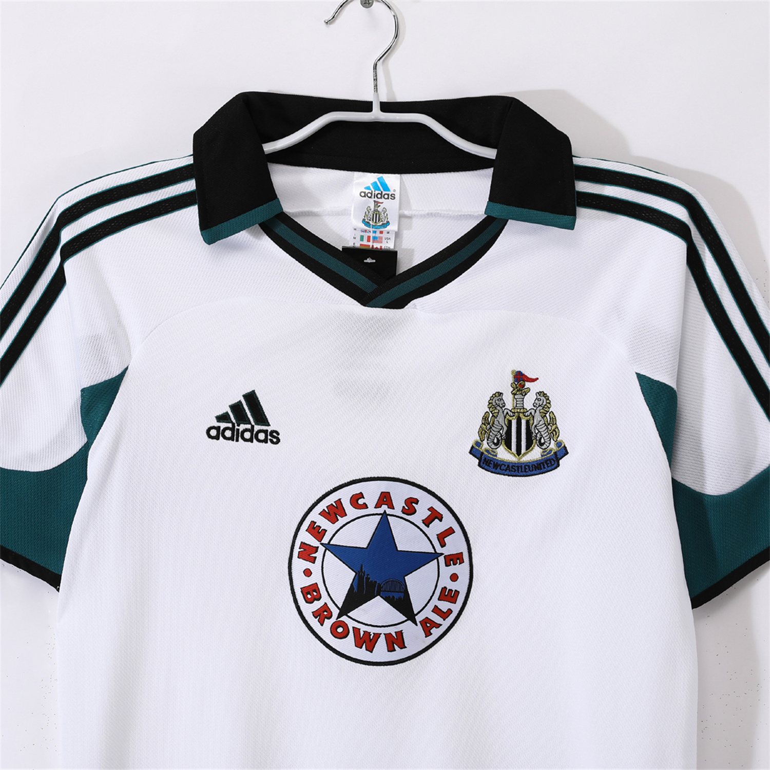 AlphaJersey-Retro Newcastle United 1999-00 Away Jersey
