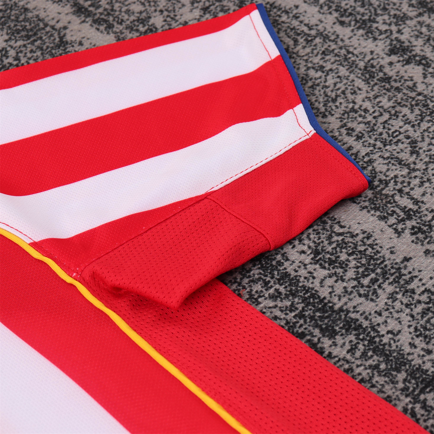 AlphaJersey-Retro Atletico Madrid 2004-05 Home S.p.i.d.e.r M.a.n Special Kids Kit