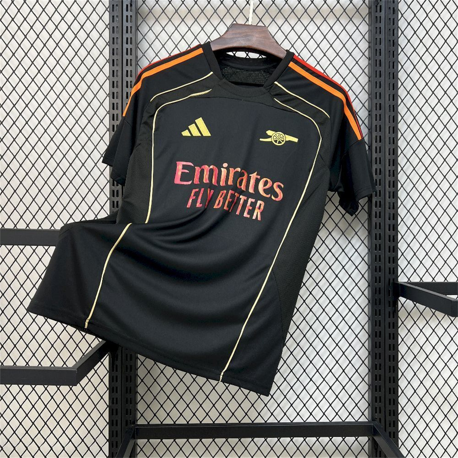 AlphaJersey-Arsenal 25-26 Gold Lines Black Training Jersey - Fans Version