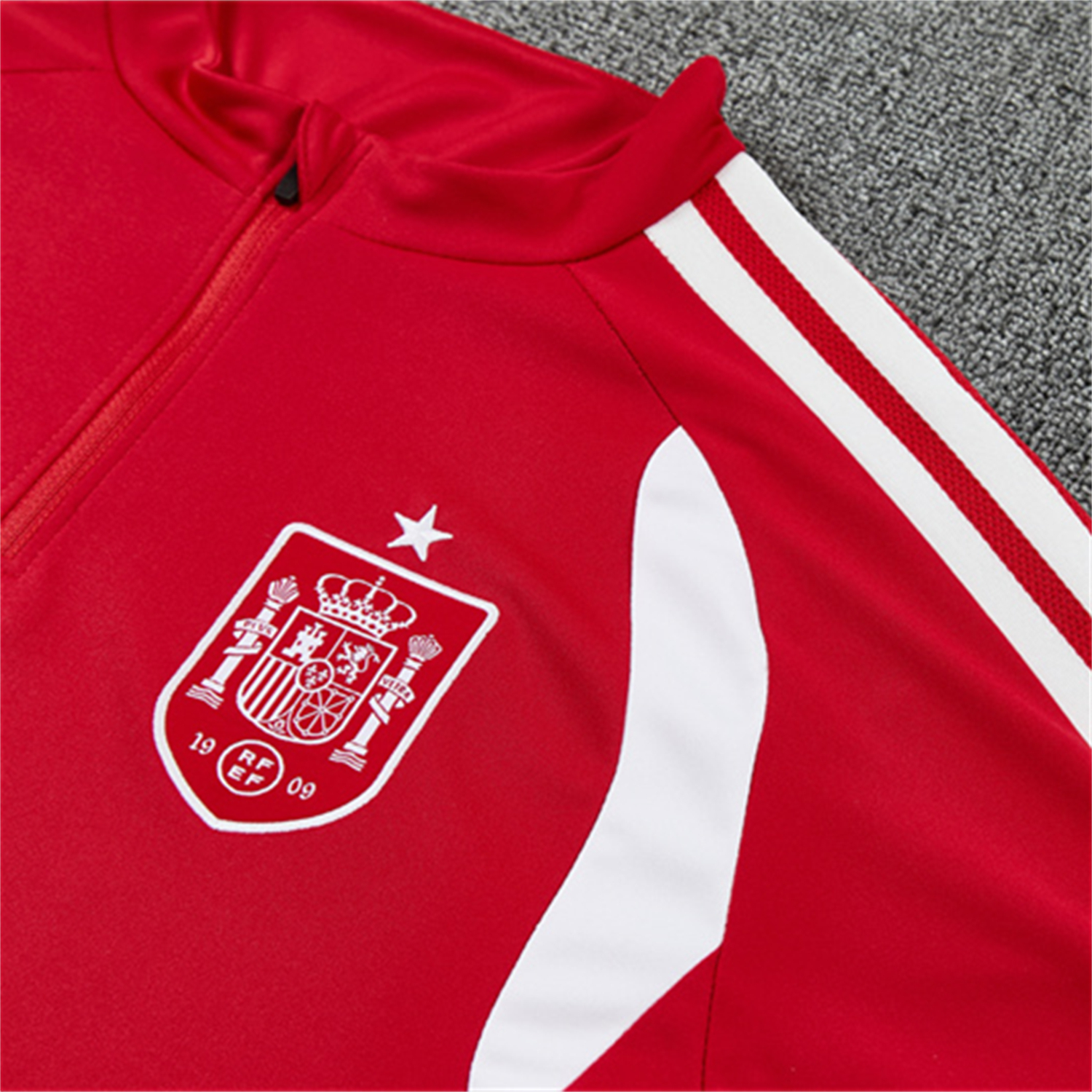 AlphaJersey-Spain 2026 Kids Long Sleeve Training Set - Red Top & Black Pants