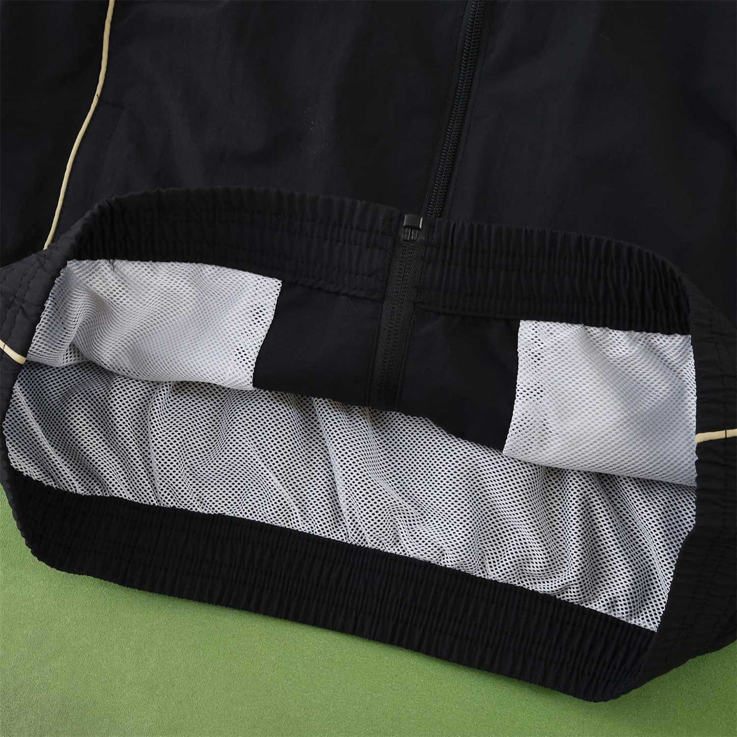 AlphaJersey-Liver.pool 25-26 Throwback Windbreaker Jacket - Black