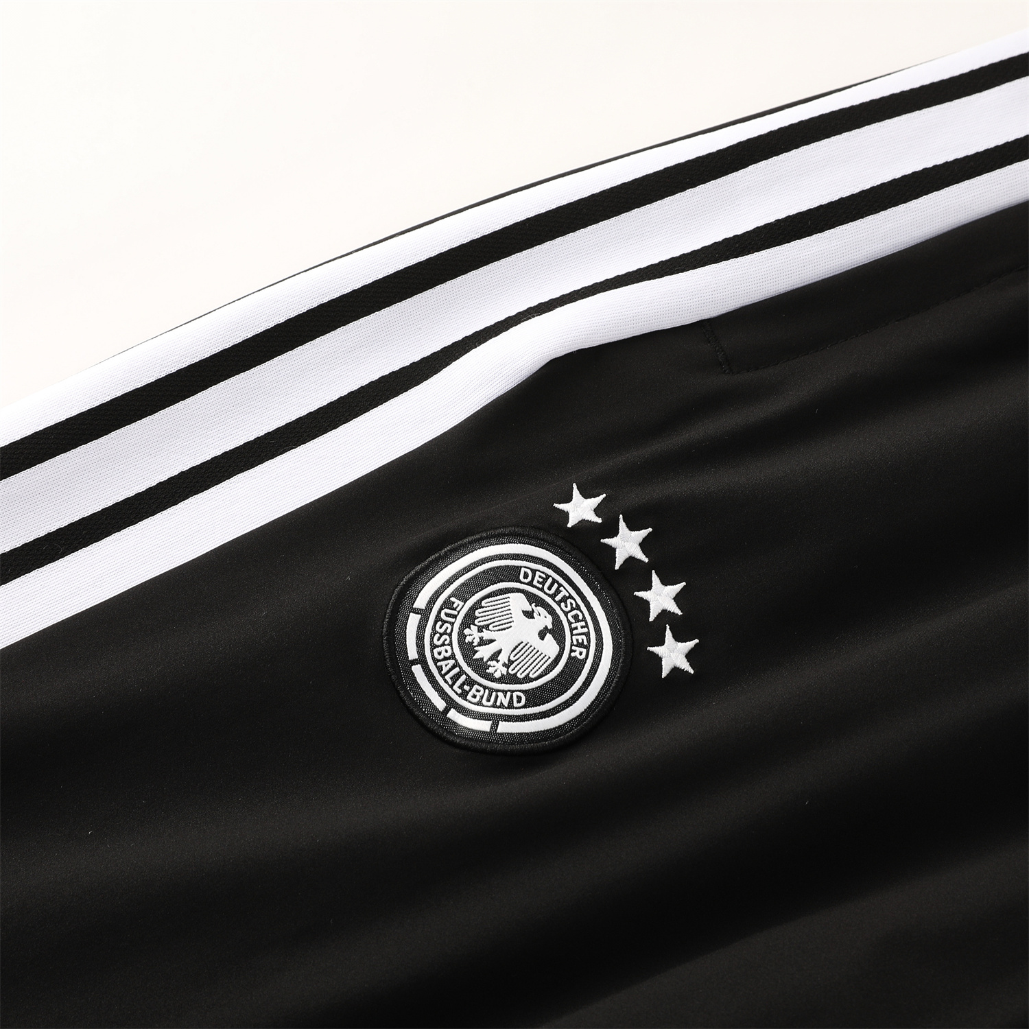 AlphaJersey-Germany 2026 Hooded Windbreaker Training Set - Black Red Top and Pants