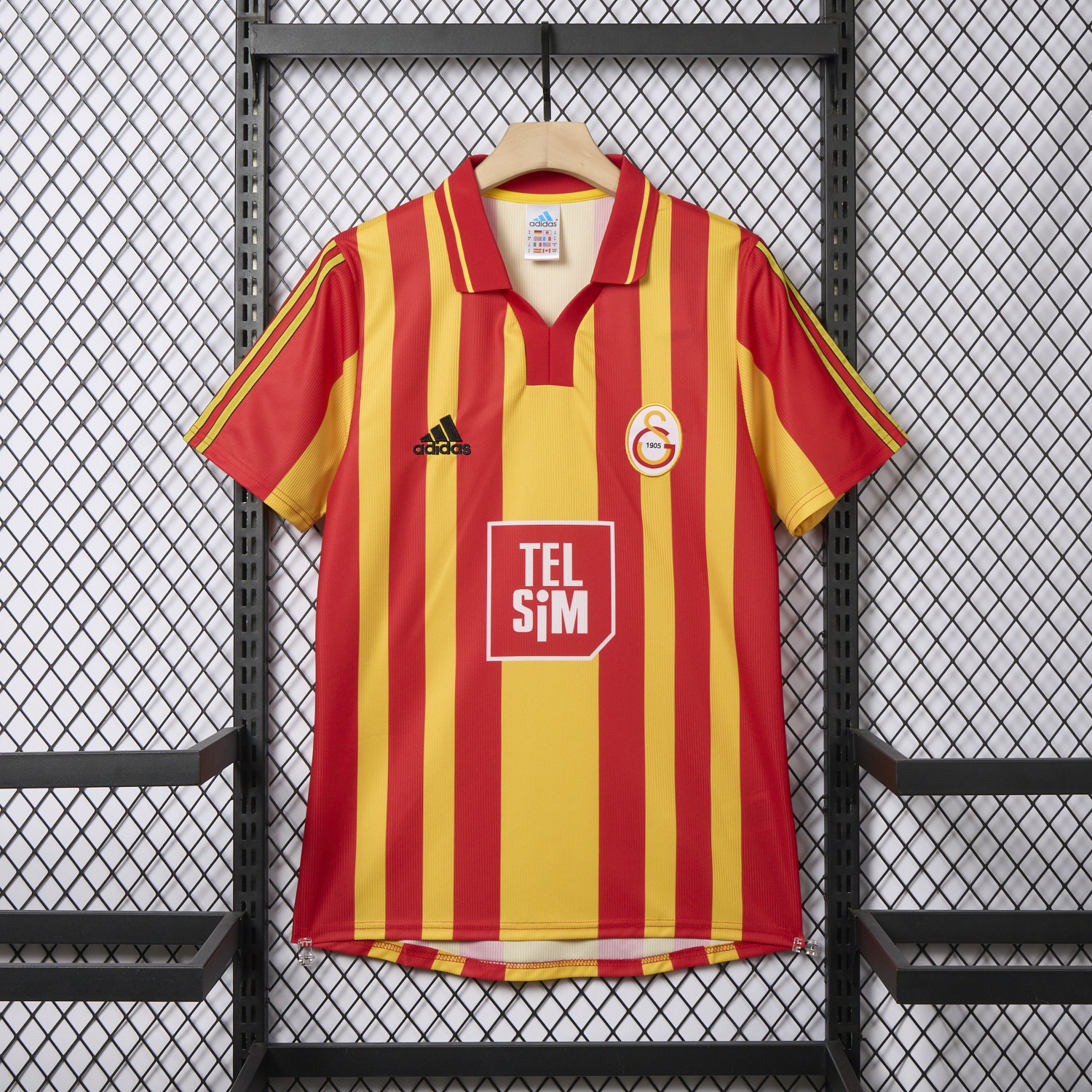 AlphaJersey-Retro Galatasaray 2000-01 Home Jersey