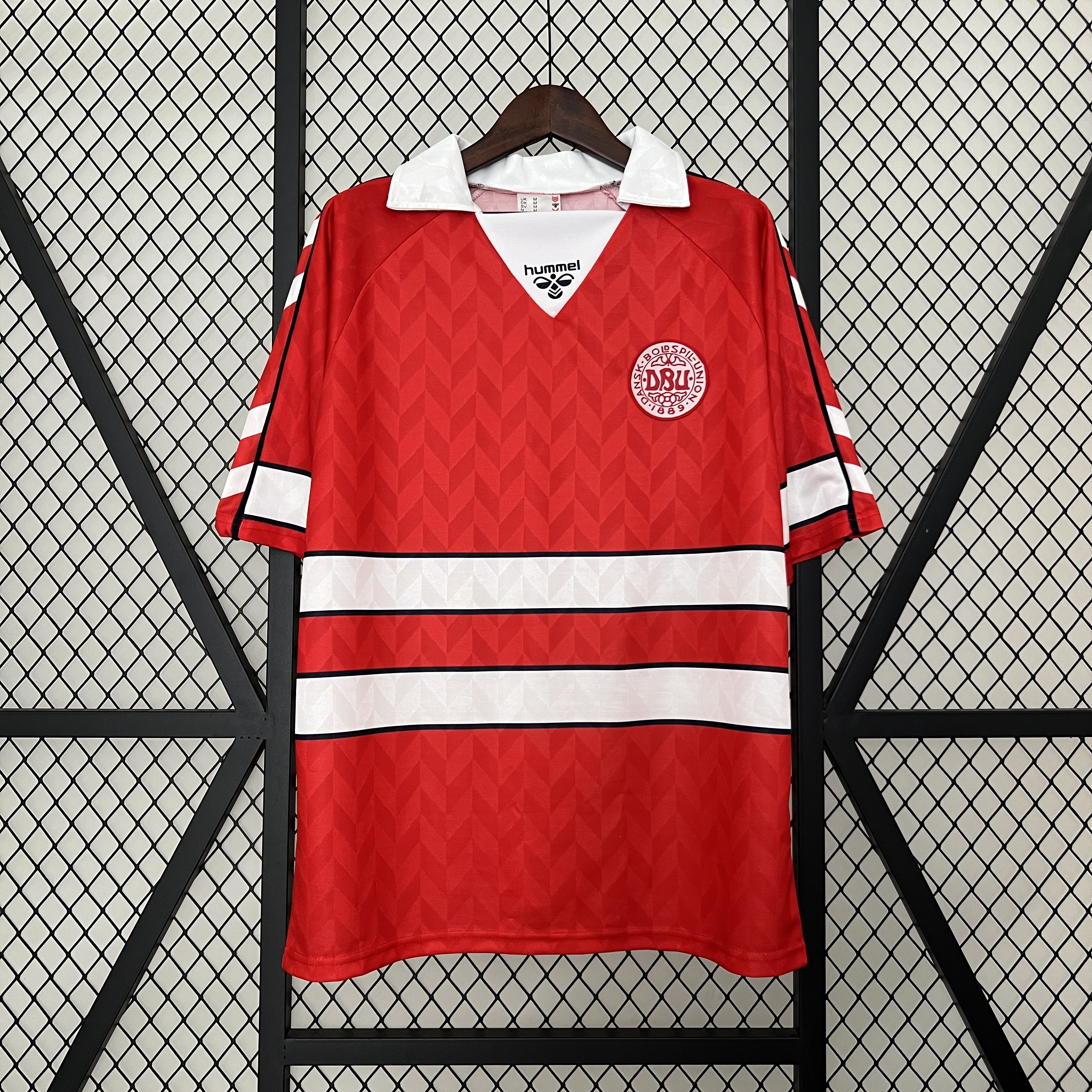 AlphaJersey-Retro Denmark 1988 Home Stadium Jersey - Fans Version