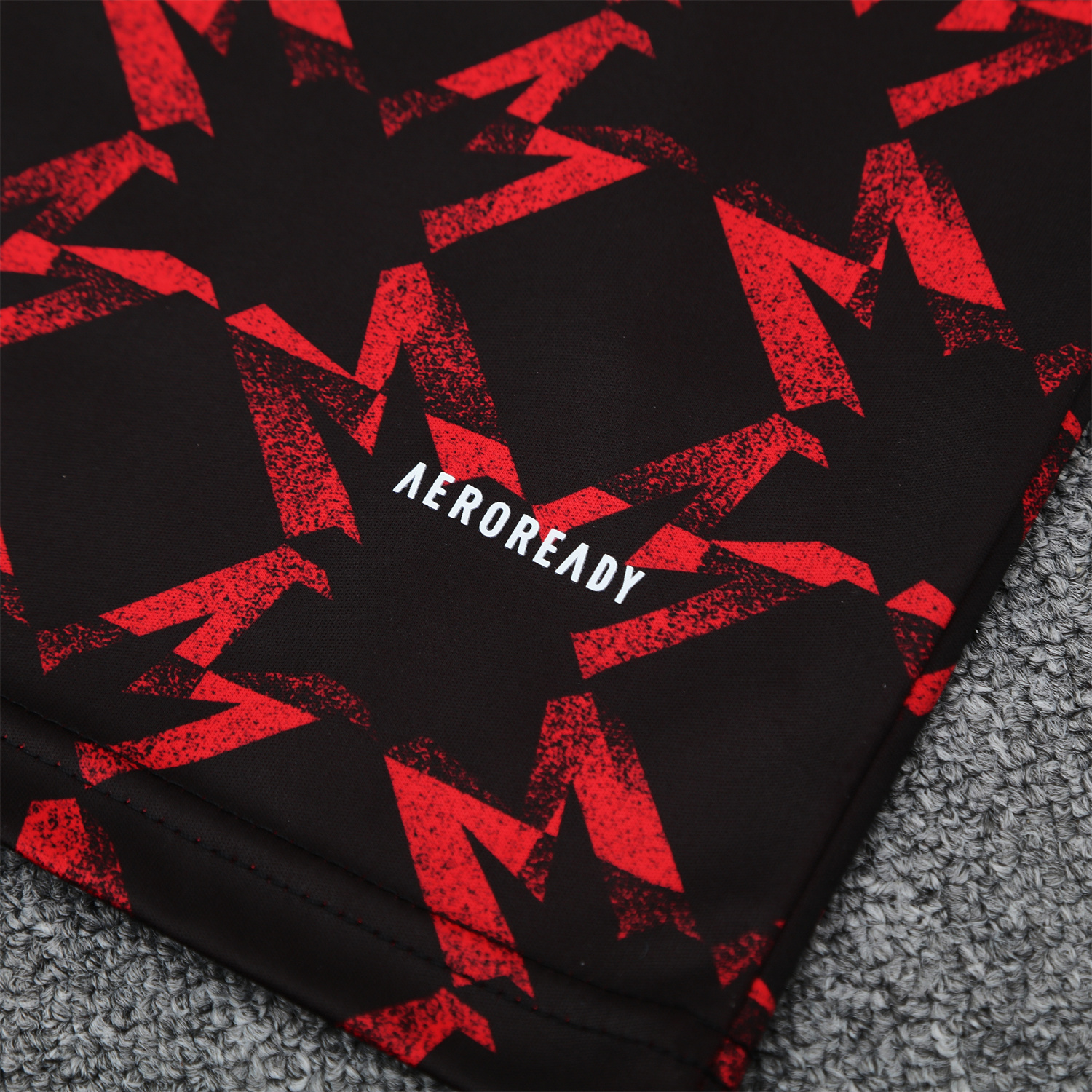 AlphaJersey-Manchester United 25-26 Pre-Match Vest Training Set - Red Top & Black Shorts