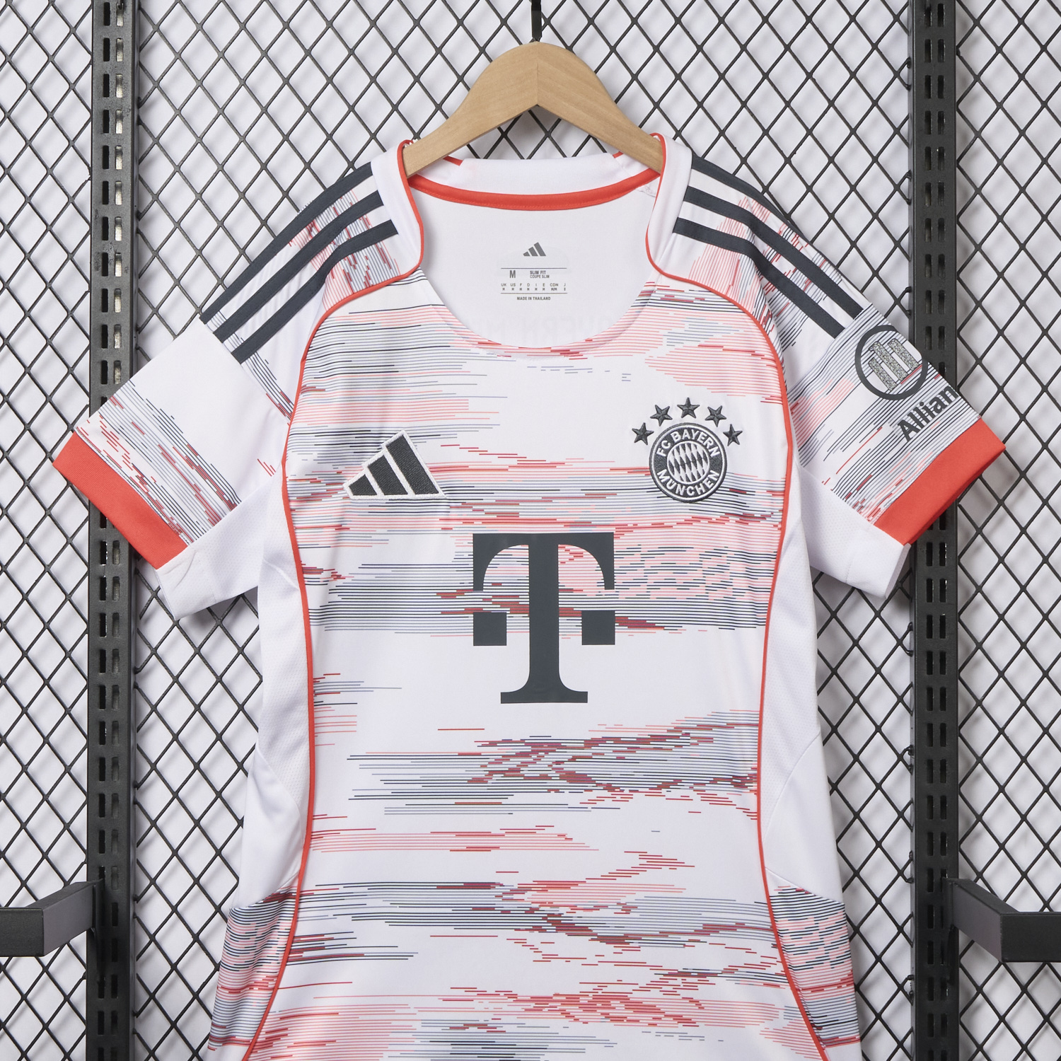 AlphaJersey-Women's Bayern Munich 25-26 Away Jersey