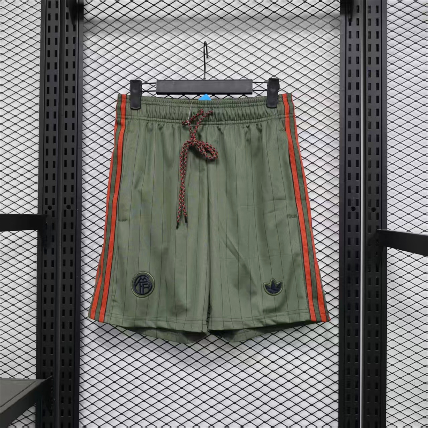 AlphaJersey-Bayern Munich 25-26 Trefoil Grey Green Travel Shorts - Player Version