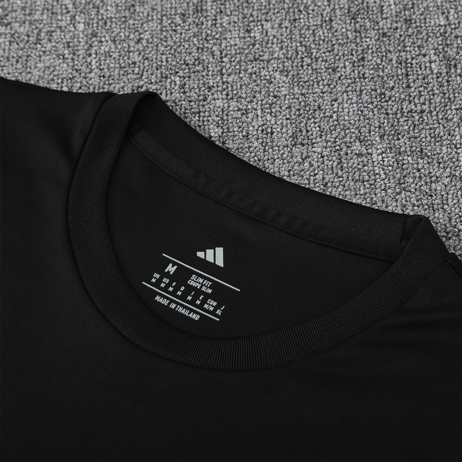 AlphaJersey-Manchester United 25-26 Vest Training Set - Black And Light Grey Vest & Black Shorts