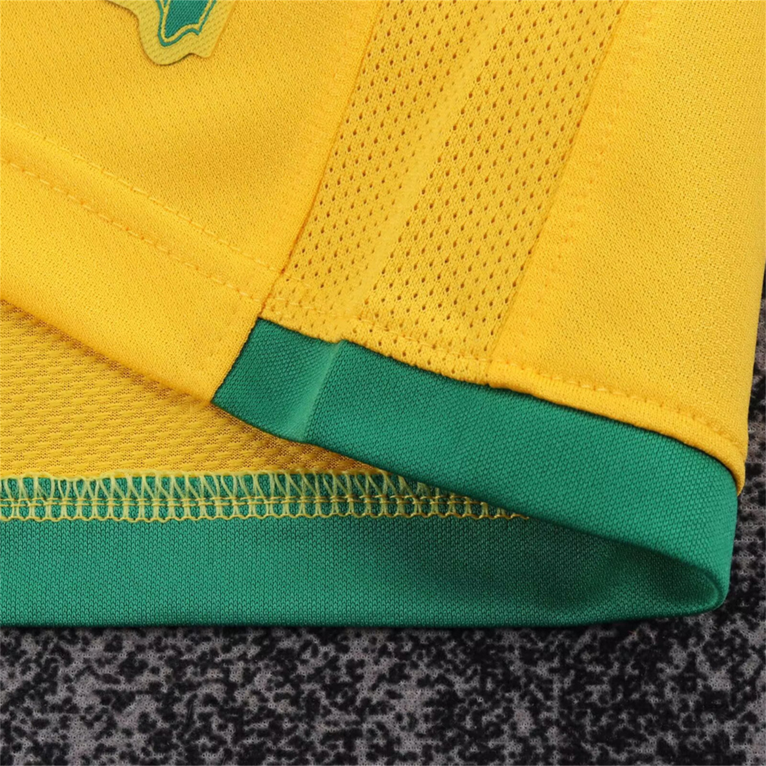 AlphaJersey-Retro Brazil 2006 Home Kids Kit