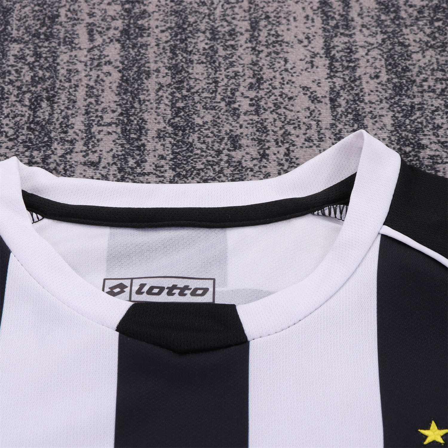 AlphaJersey-Retro Juventus 2002-03 Home Kids Kit