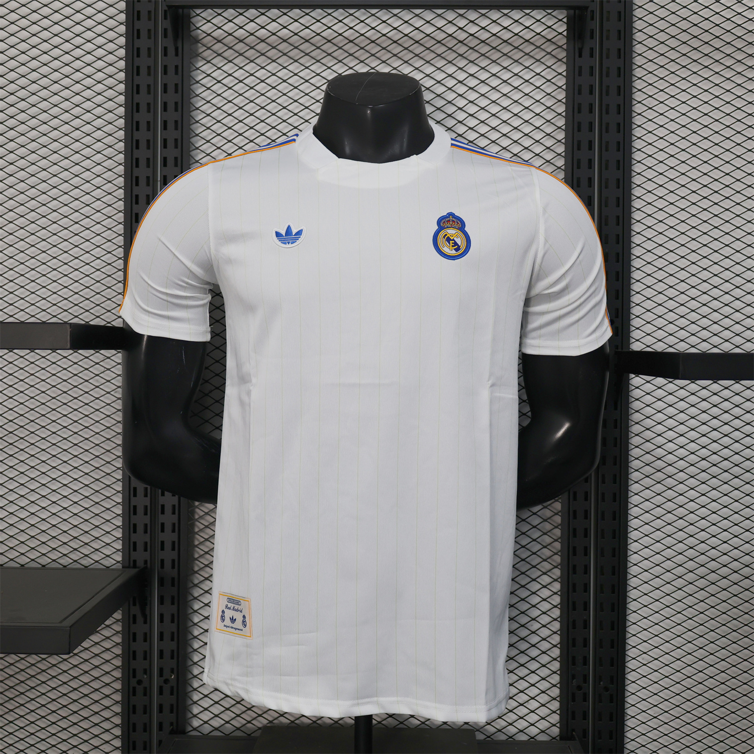 AlphaJersey-Real Madrid 25-26 Trefoil Blue Lines White Travel Jersey - Player Version