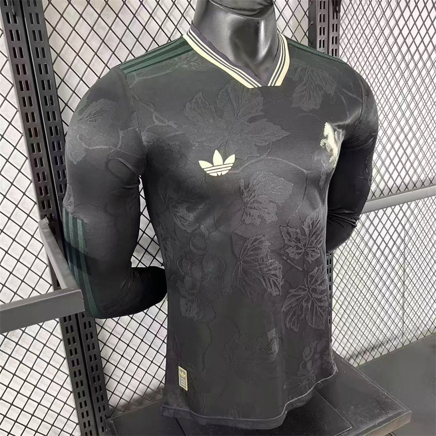 AlphaJersey-Juventus 25-26 Third Black Unsponsored Long Sleeves Jersey - Player Version
