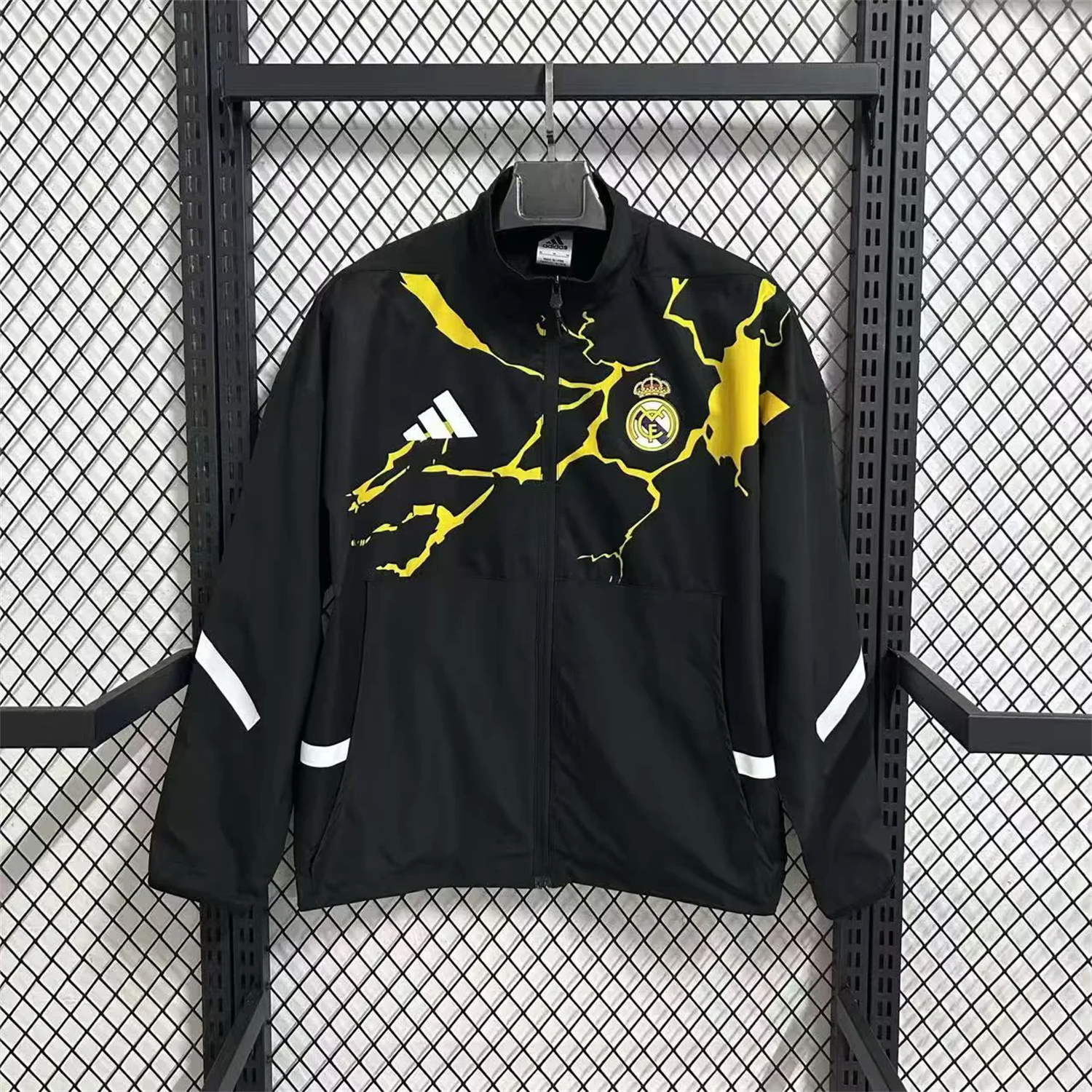 AlphaJersey-Real Madrid 25-26 Comics Special Windbreaker Jacket - Black