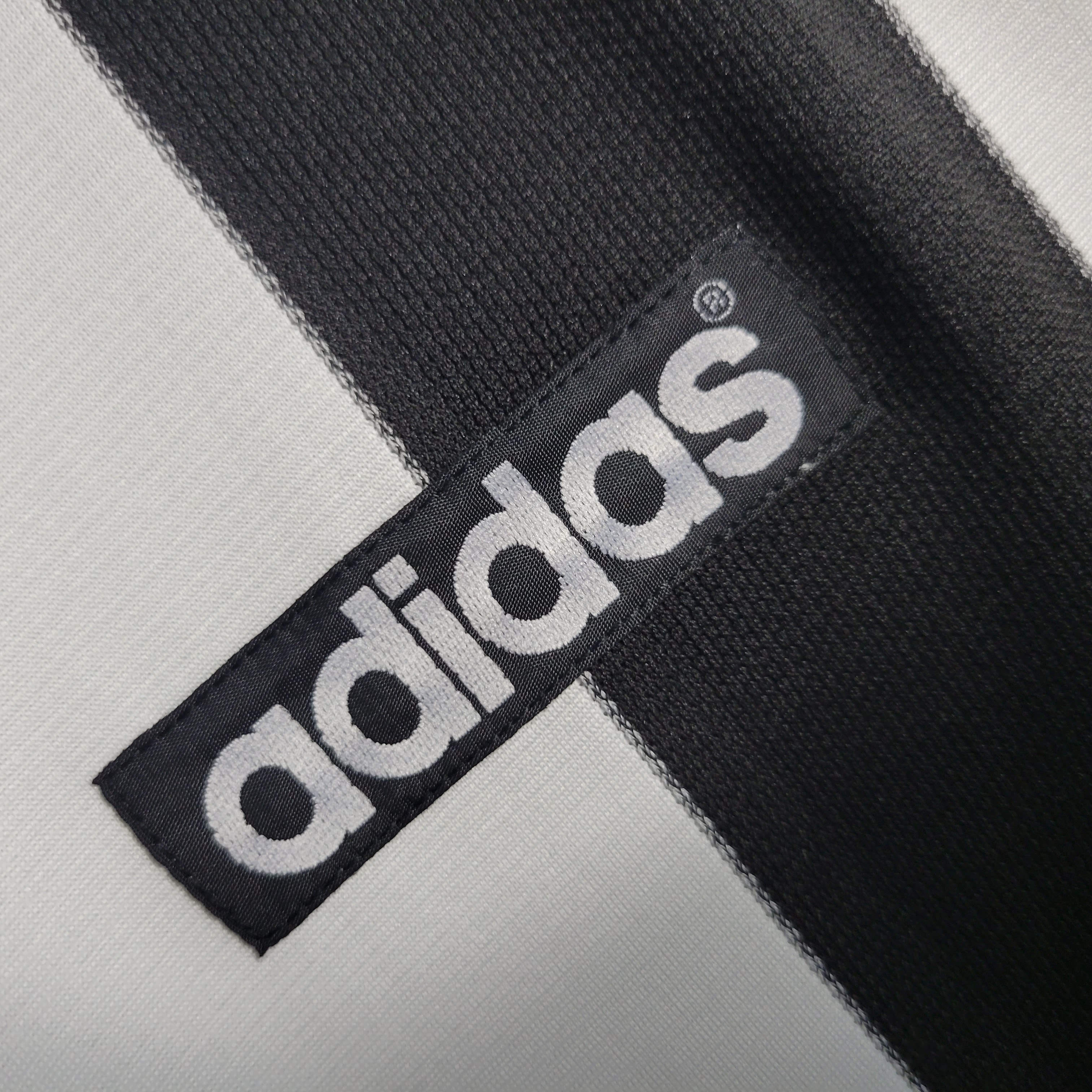 AlphaJersey-Retro Newcastle United 1995-97 Home Stadium Jersey