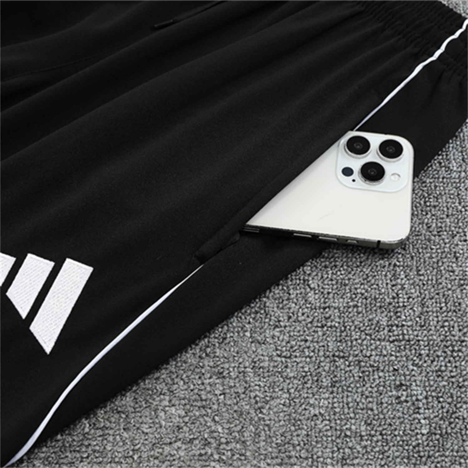 AlphaJersey-INT M.A.M 25-26 Kid Long Sleeves Training Set - White Top & Black Pants
