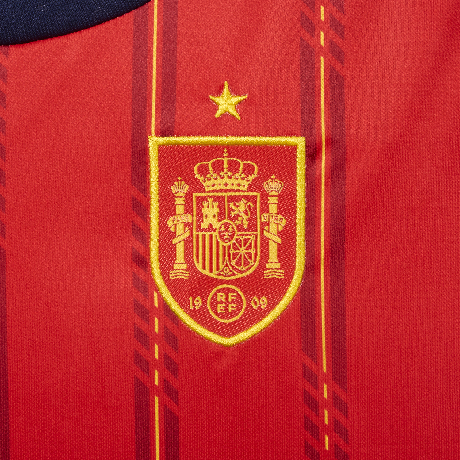AlphaJersey-Women's Spain 2026 Home Cropped Jersey