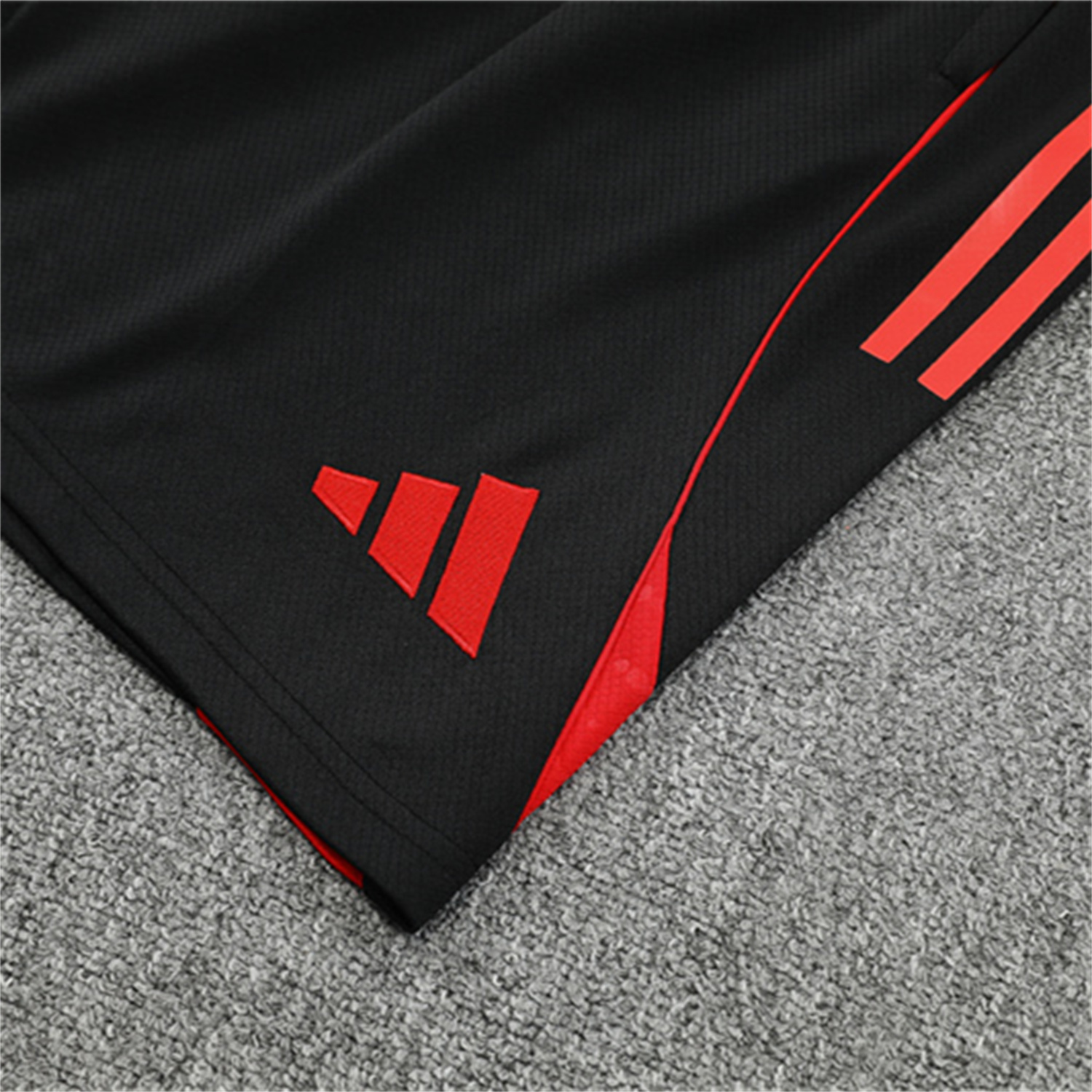 AlphaJersey-Manchester United 25-26 Short-Sleeve Training Set - Red Camouflage Top & Black Shorts