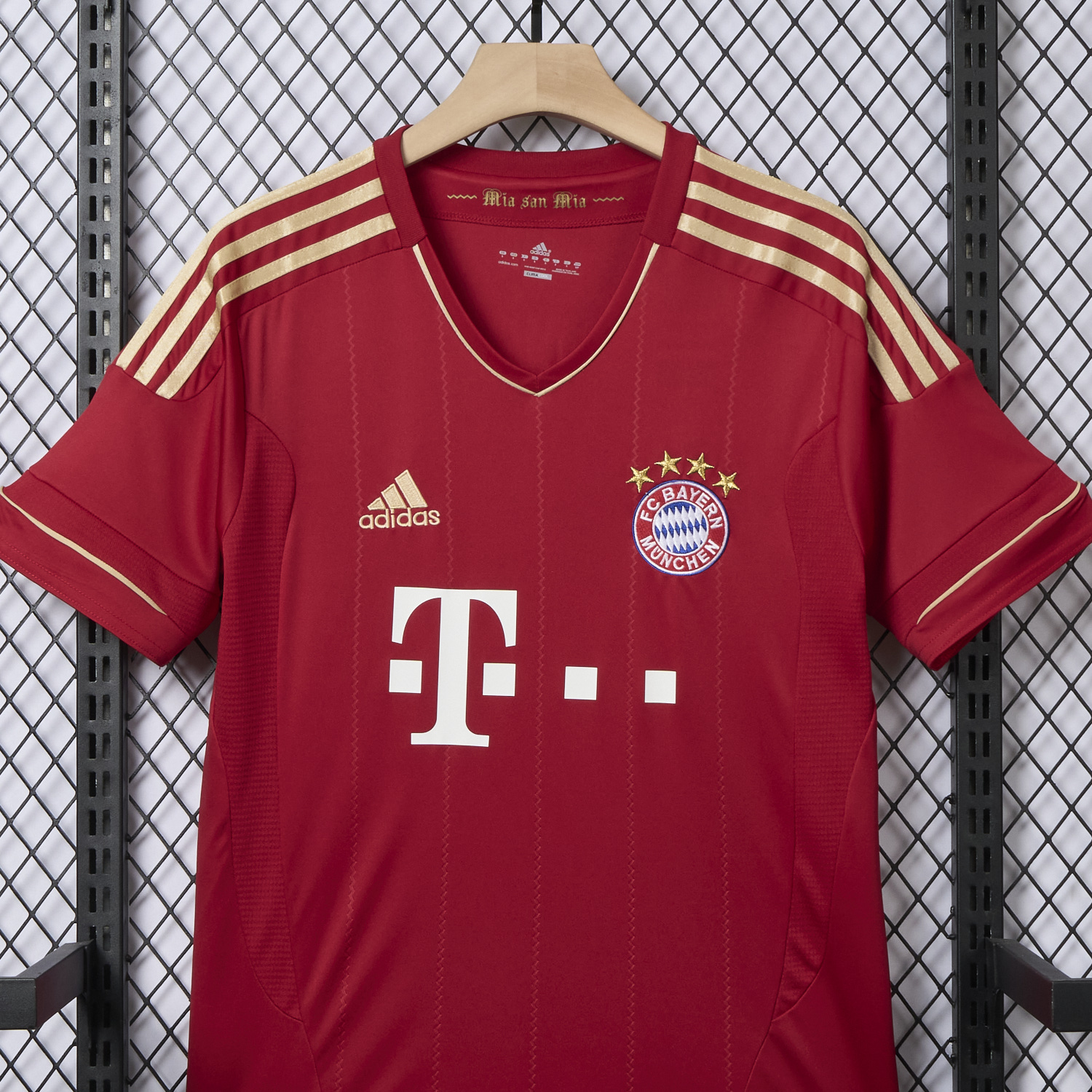 AlphaJersey-Retro Bayern Munich 2012-13 Home Jersey