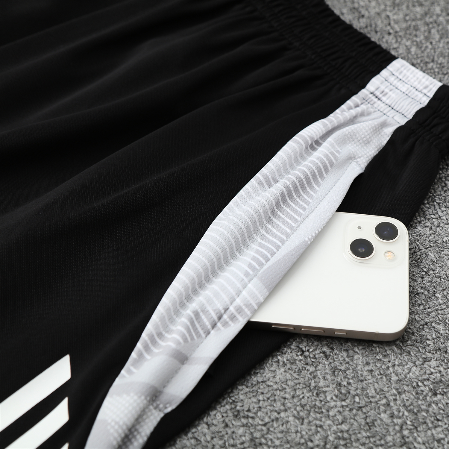AlphaJersey-Real Madrid 25-26 Vest Training Set - Pink-Black Dragon Vest & Black-White Shorts