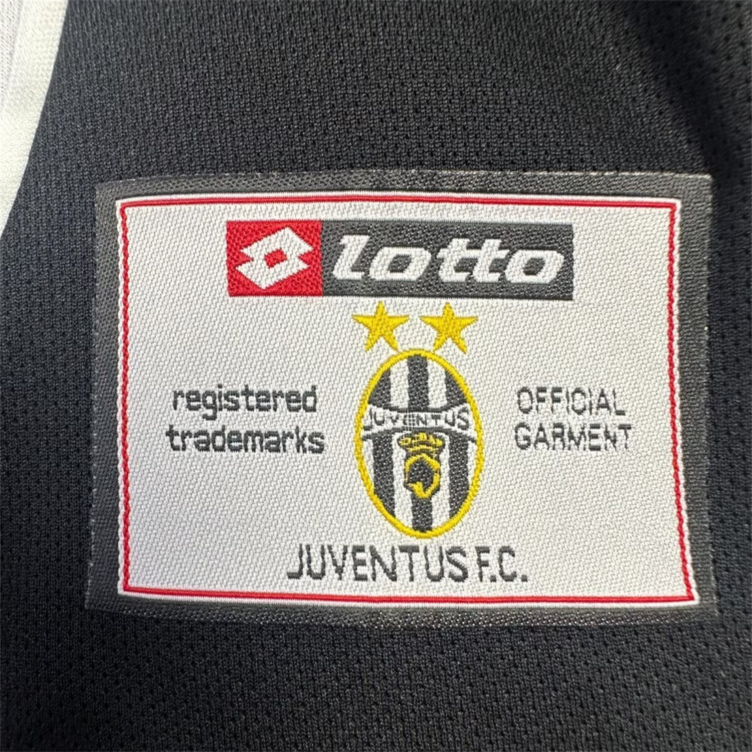 AlphaJersey-Retro Juventus 2002-03 European Home Long Sleeves Jersey