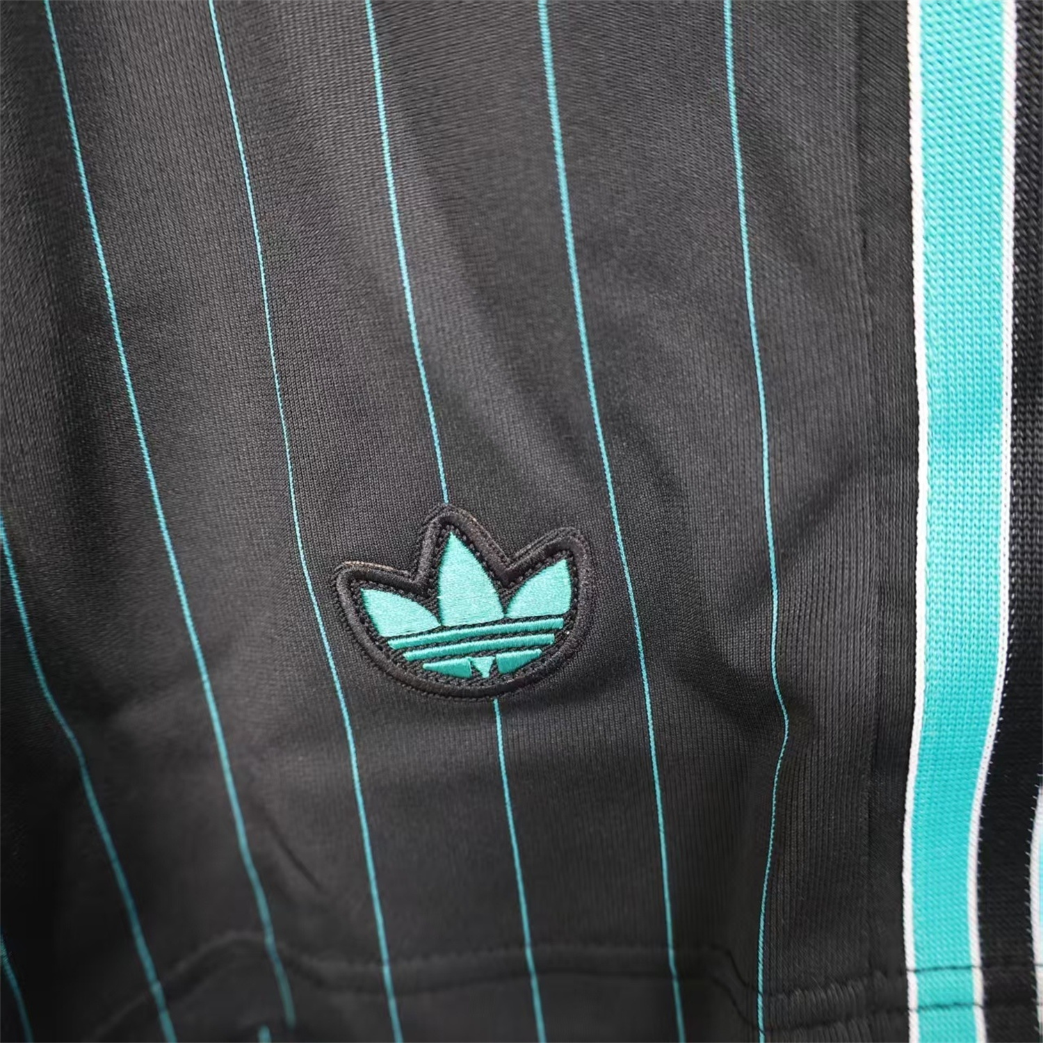 AlphaJersey-Liver.pool 25-26 Trefoil Black Travel Shorts - Player Version
