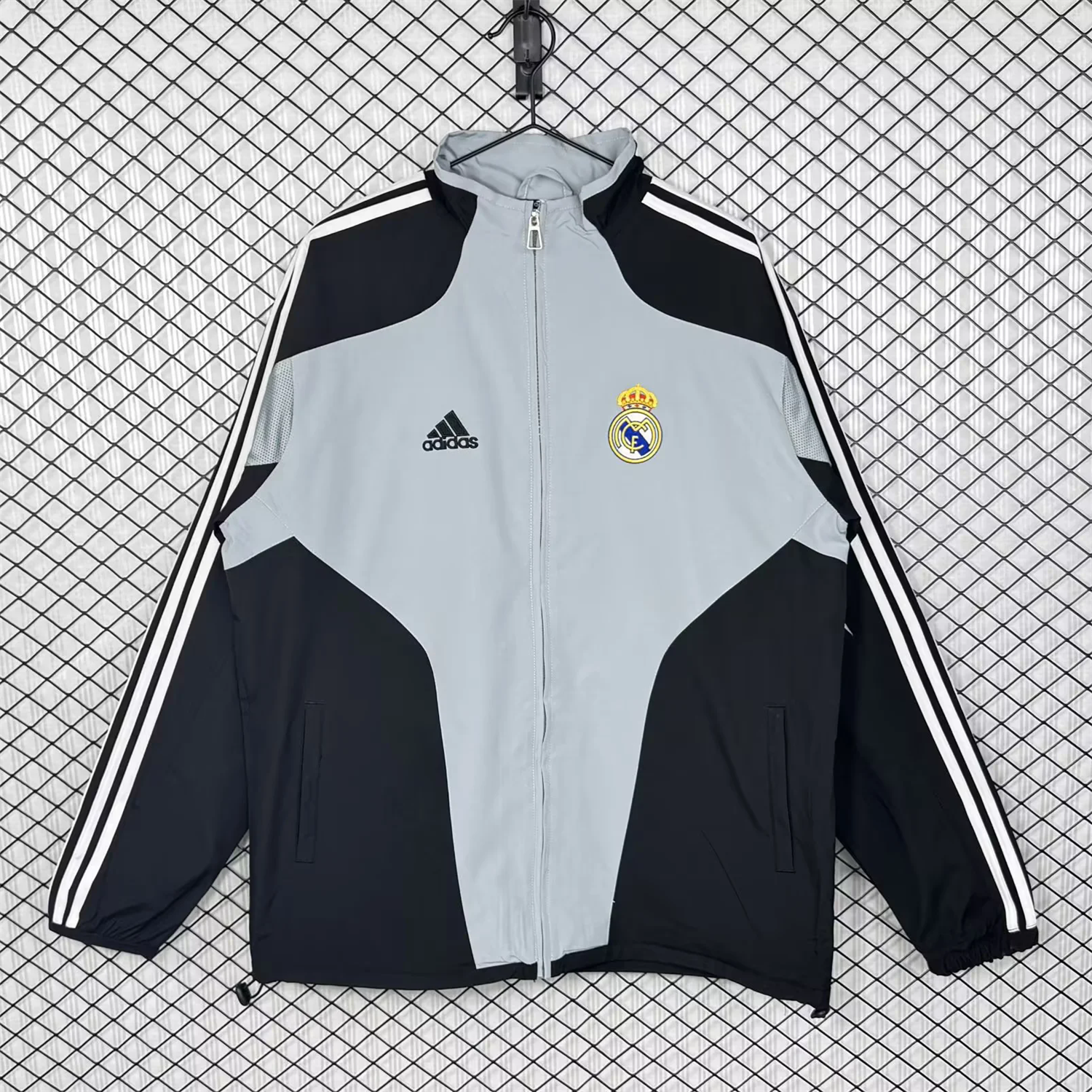 AlphaJersey-Retro Real Madrid 2004-05 Home Windbreaker Jacket - Grey