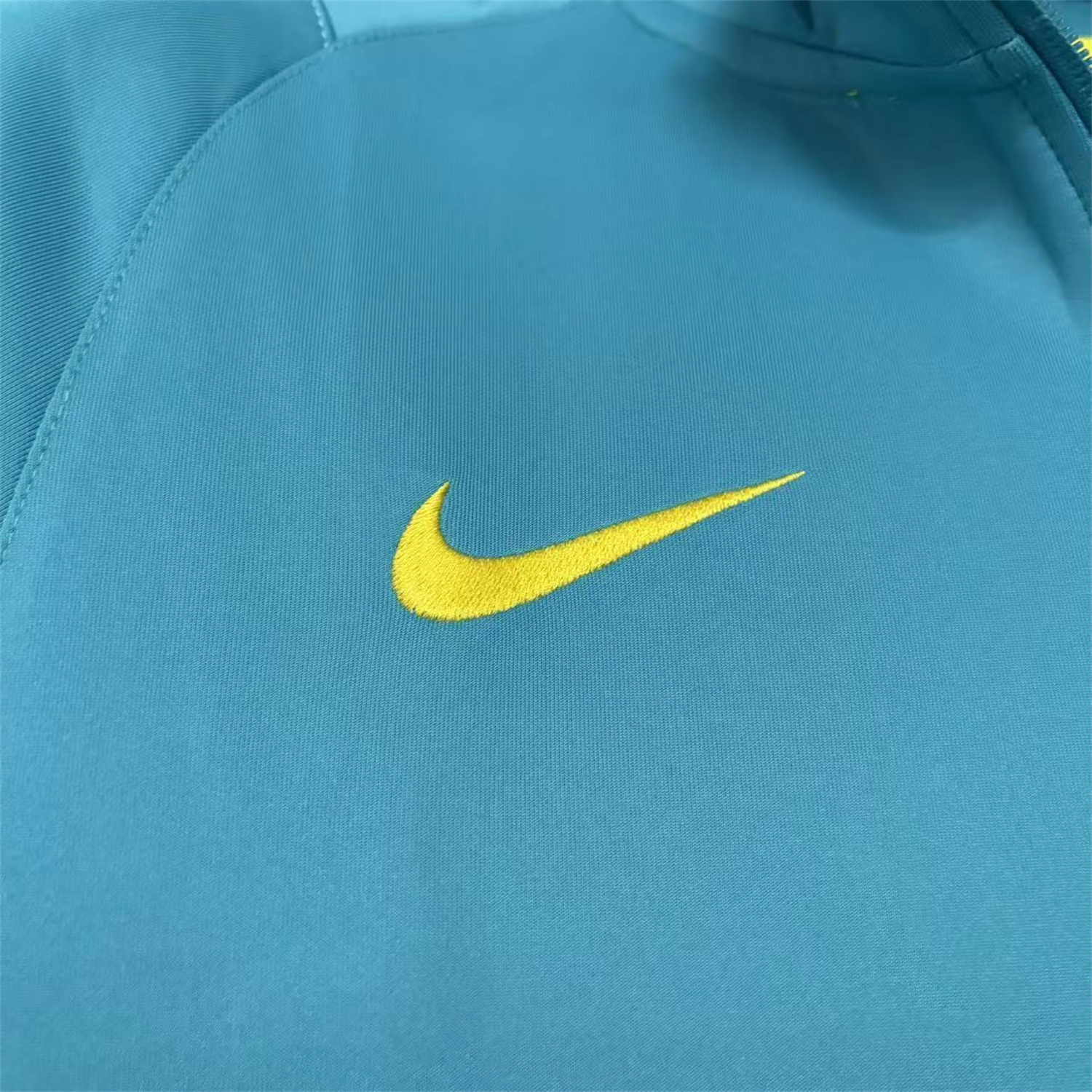 AlphaJersey-Retro Brazil 2022 Pre-Match Cyan Unsponsored Windbreaker