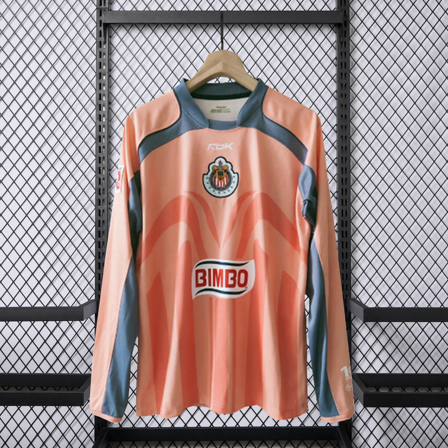 AlphaJersey-Retro Chivas de Guadalajara 2006-07 Pink Goalkeeper Long Sleeves Jersey