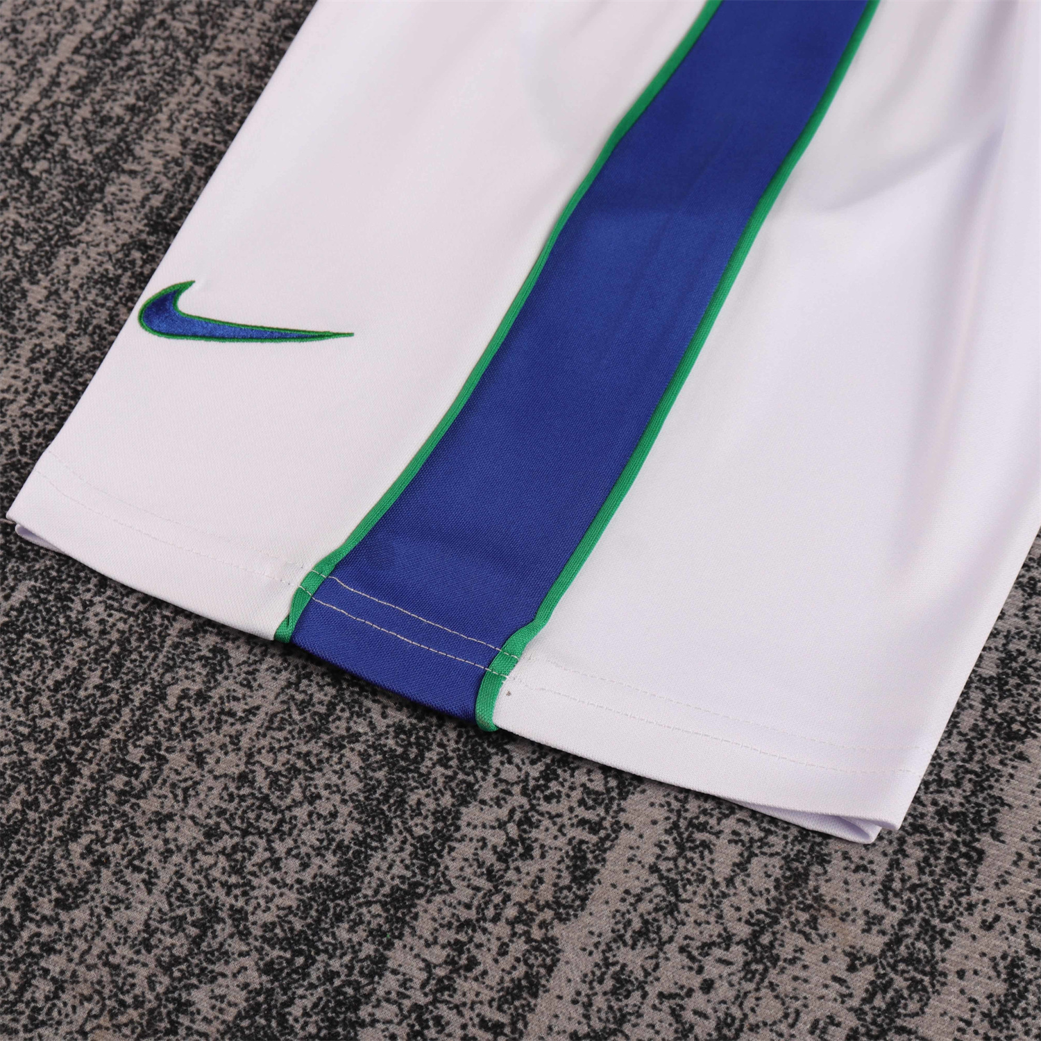 AlphaJersey-Retro Brazil 1998 Away Kids Kit