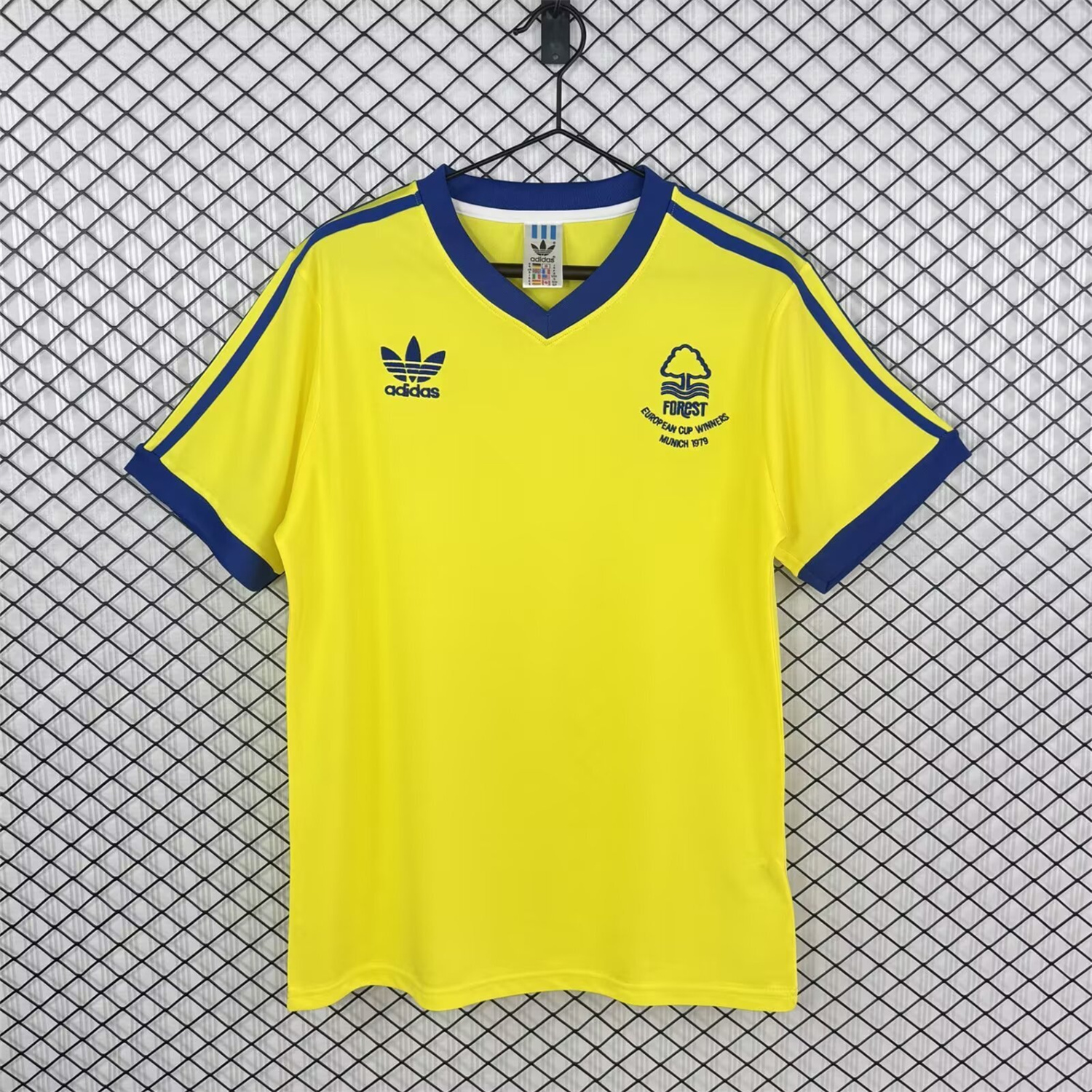 AlphaJersey-Retro Nottingham Forest 1977-80 Away Jersey