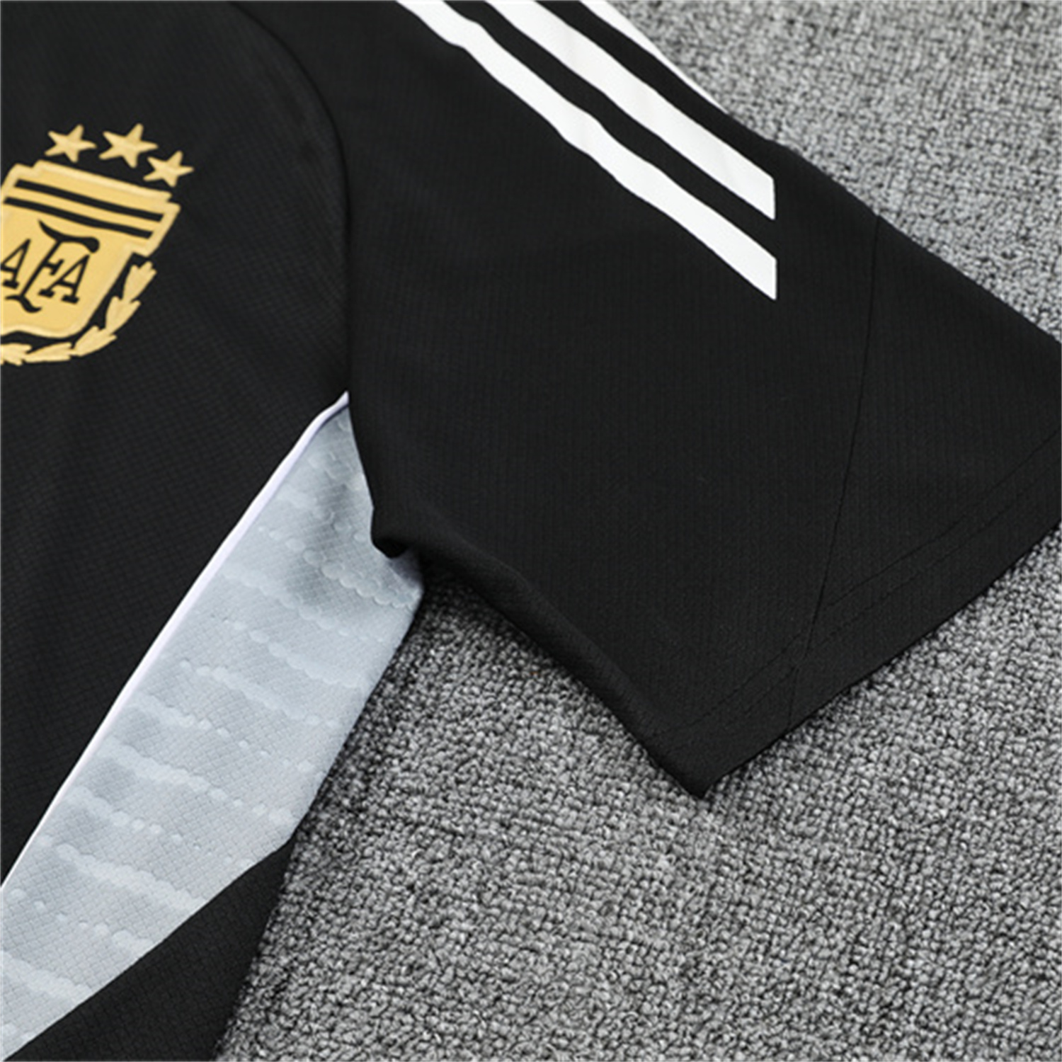 AlphaJersey-Argentina 25-26 Kids Pre-Match Short-Sleeve Training Set - Black Top & Shorts