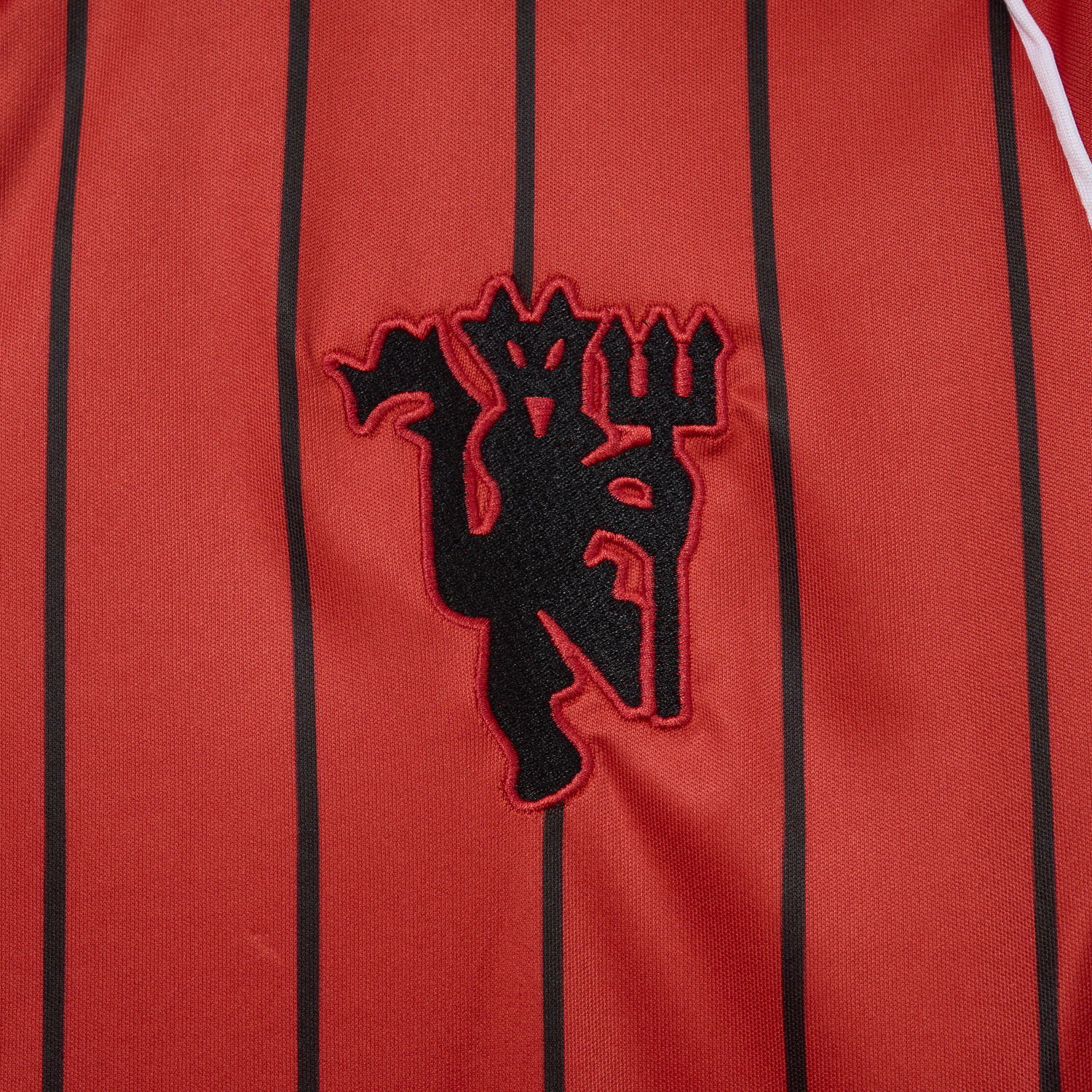 AlphaJersey-Manchester United 25-26 Red Baseball Jersey with Black Stripes