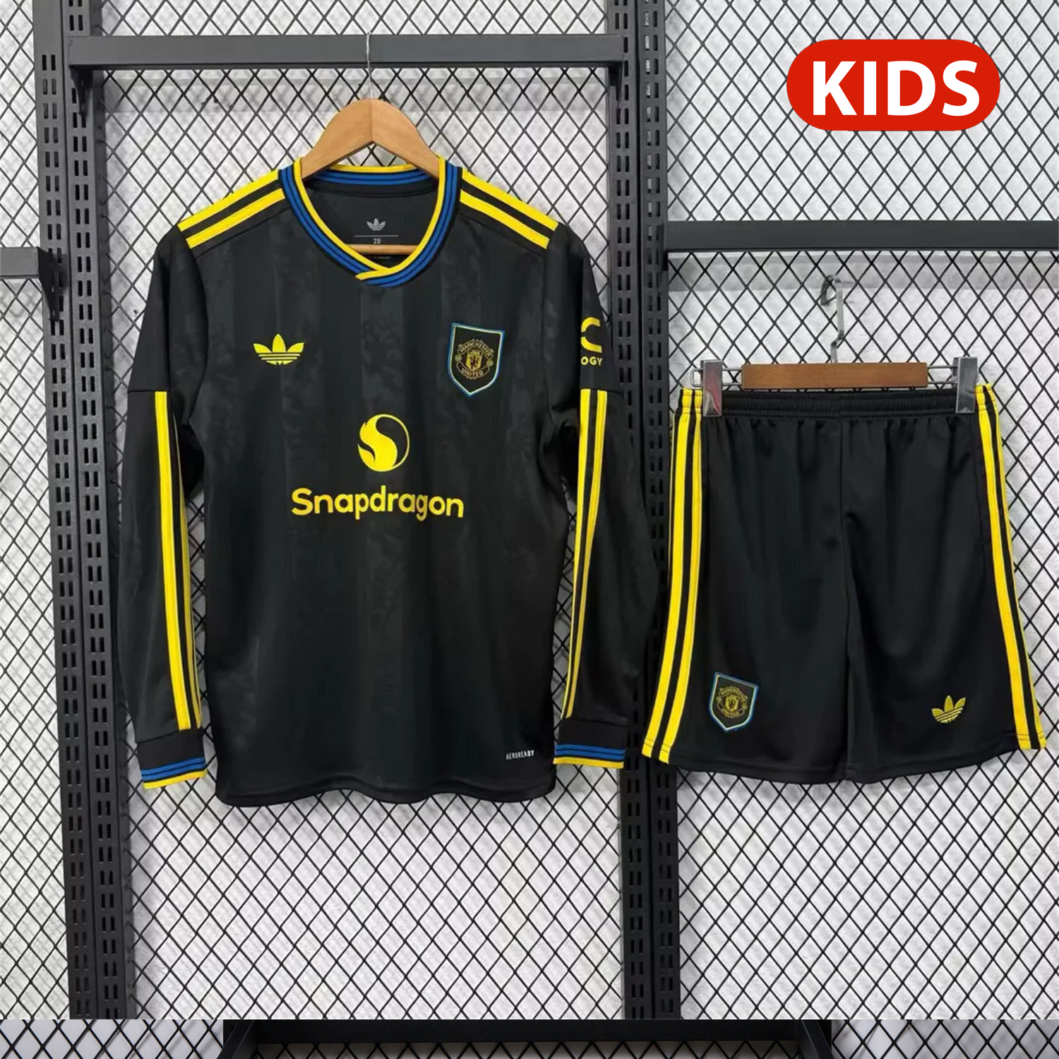 AlphaJersey-Manchester United 25-26 Third Black Long Sleeves Kids Kit
