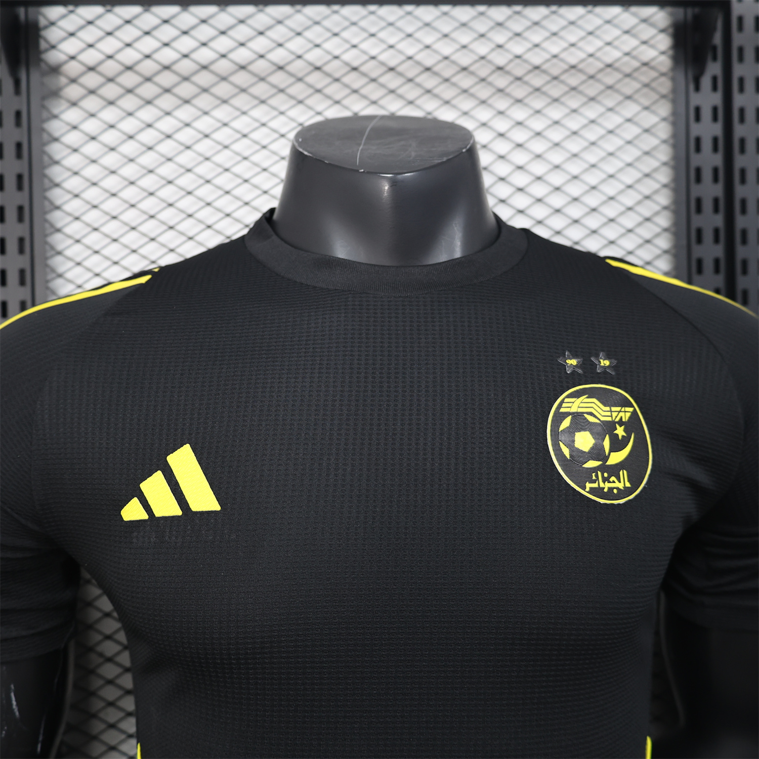 AlphaJersey-Algeria 25-26 Pure Black Jersey with Yellow Line - Player Version