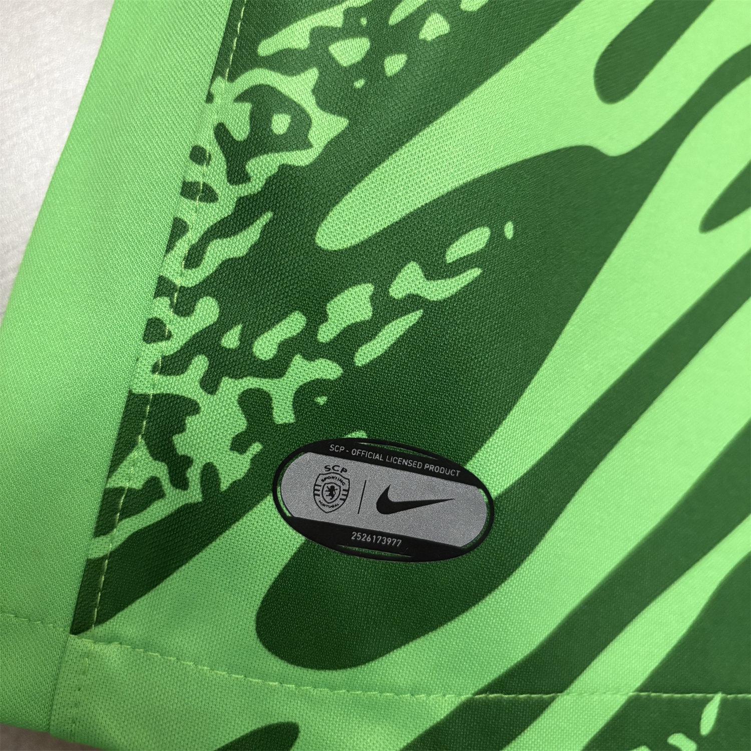 AlphaJersey-Sporting CP 25-26 Green Goalkeeper Jersey - Fans Version