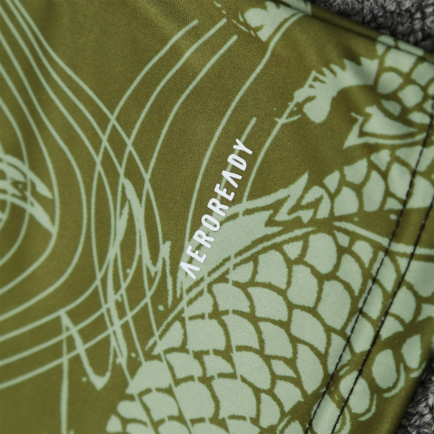 AlphaJersey-Real Madrid 25-26 Vest Training Set - Green-Black Dragon Vest & Black-White Shorts