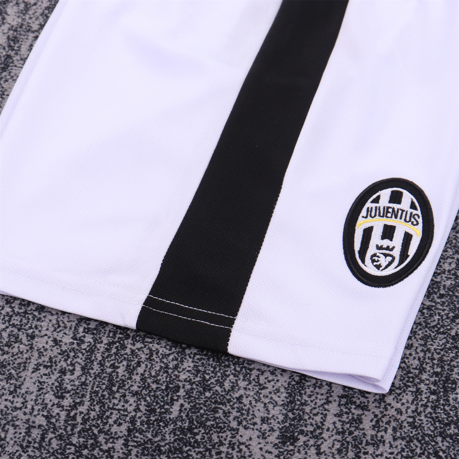 AlphaJersey-Retro Juventus 2014-15 Home Kids Kit
