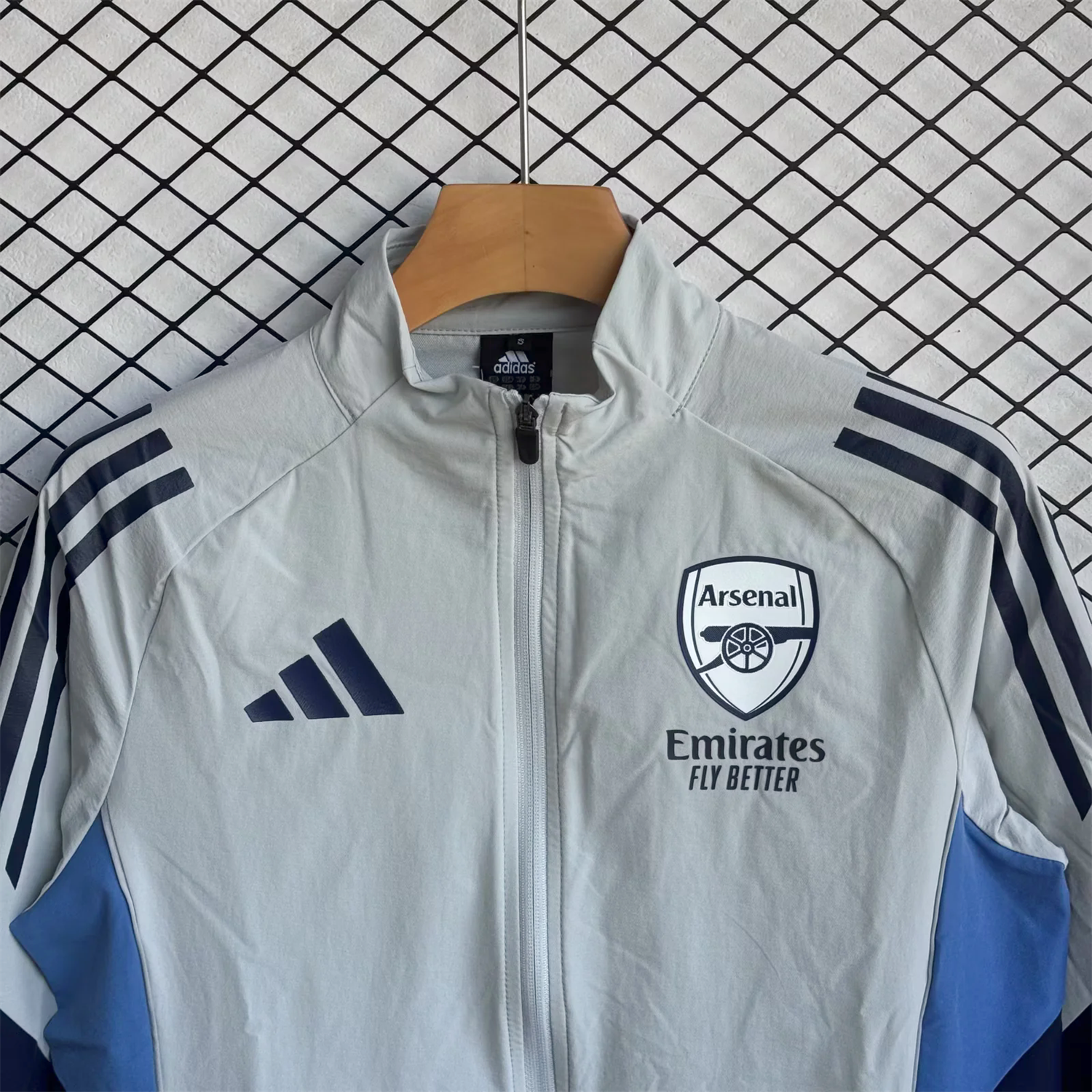 AlphaJersey-Arsenal 25-26 Windbreaker Training Set - Light Grey Top and Blue Pants