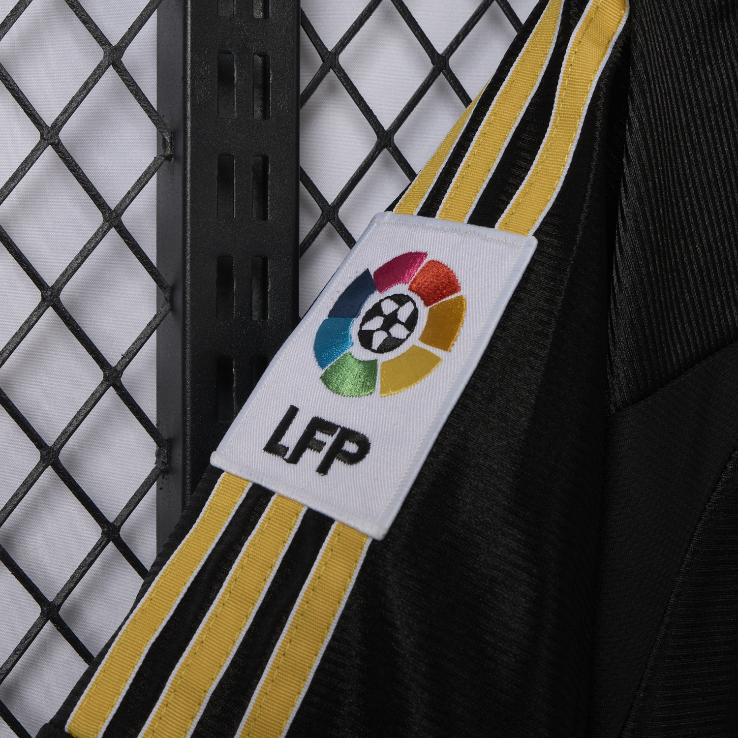 AlphaJersey-Retro Real Madrid 1999-01 Away Jersey