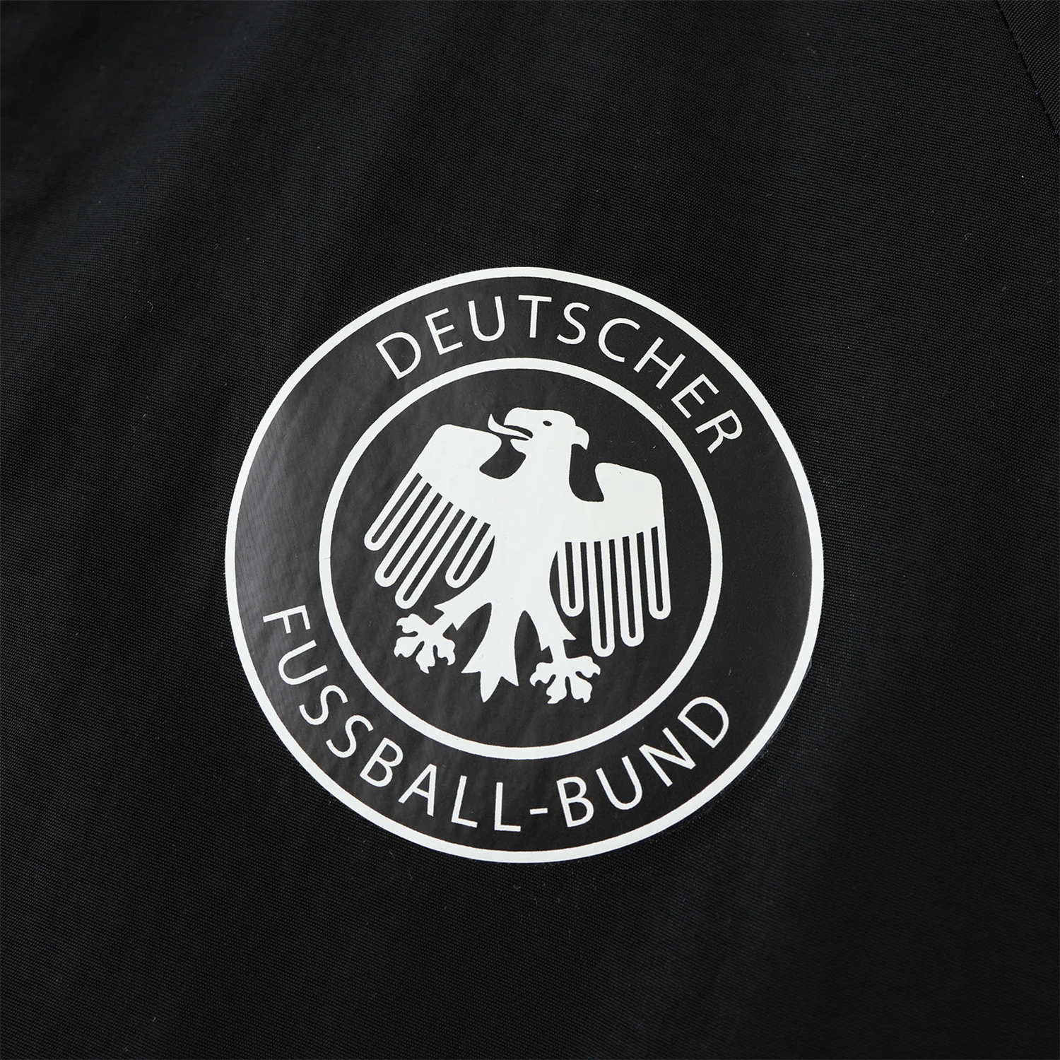 AlphaJersey-Retro Germany 1990 Double Sided Reversible Windbreaker - White & Black