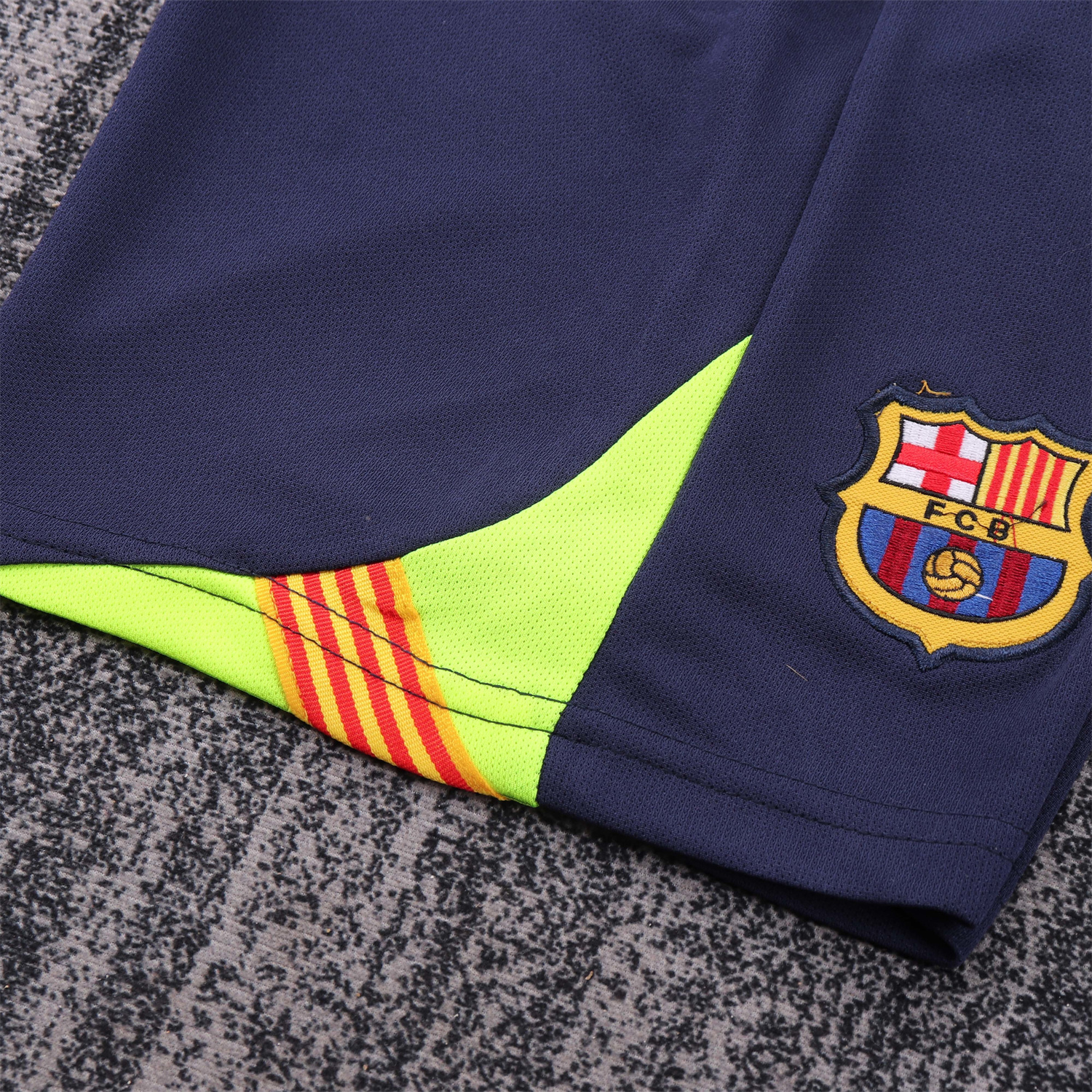AlphaJersey-Retro Barcelona 2005-06 Away Kids Kit